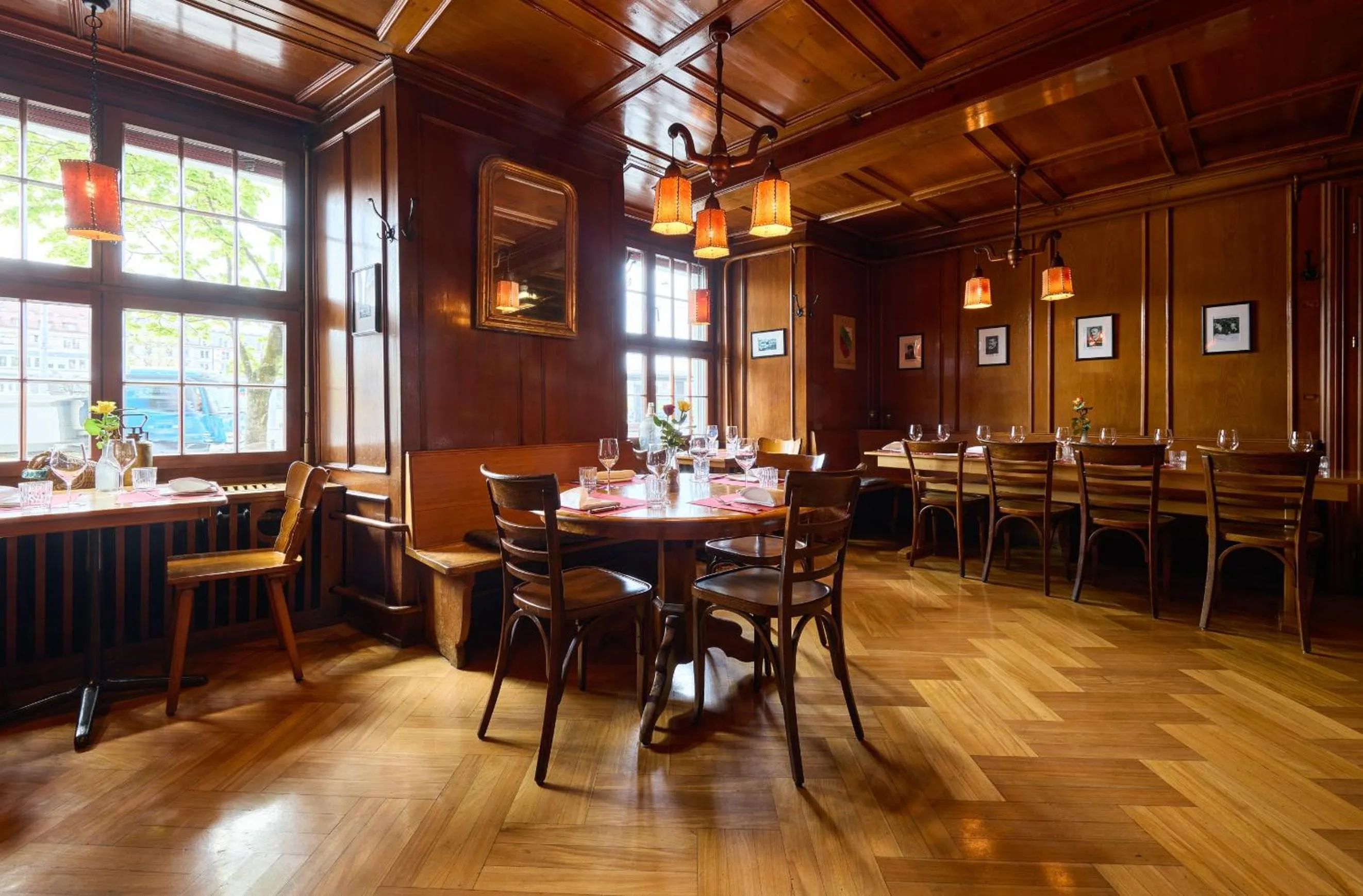 Restaurant/places to eat in Hotel Limmathof