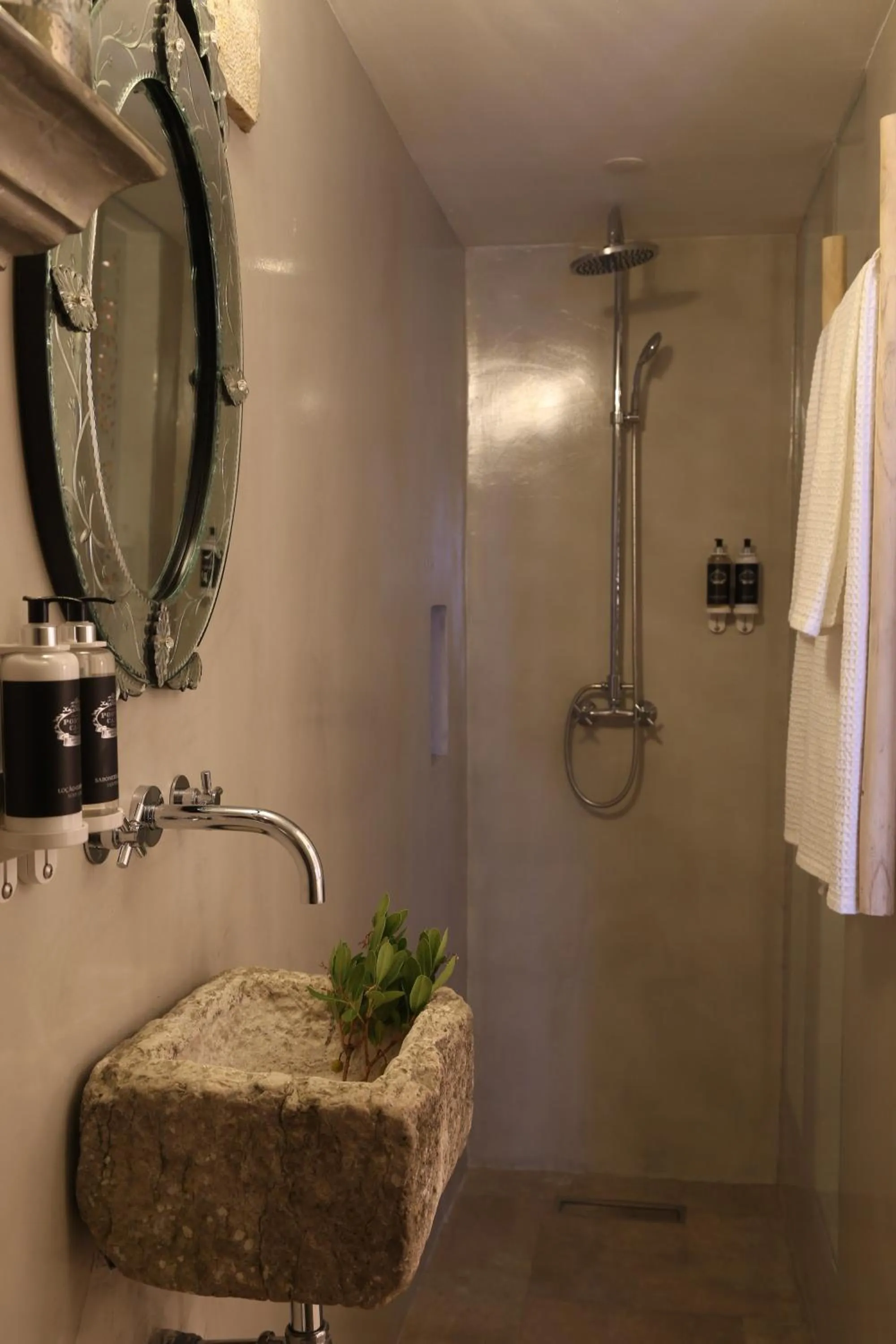 Toilet in Colégio Charm House