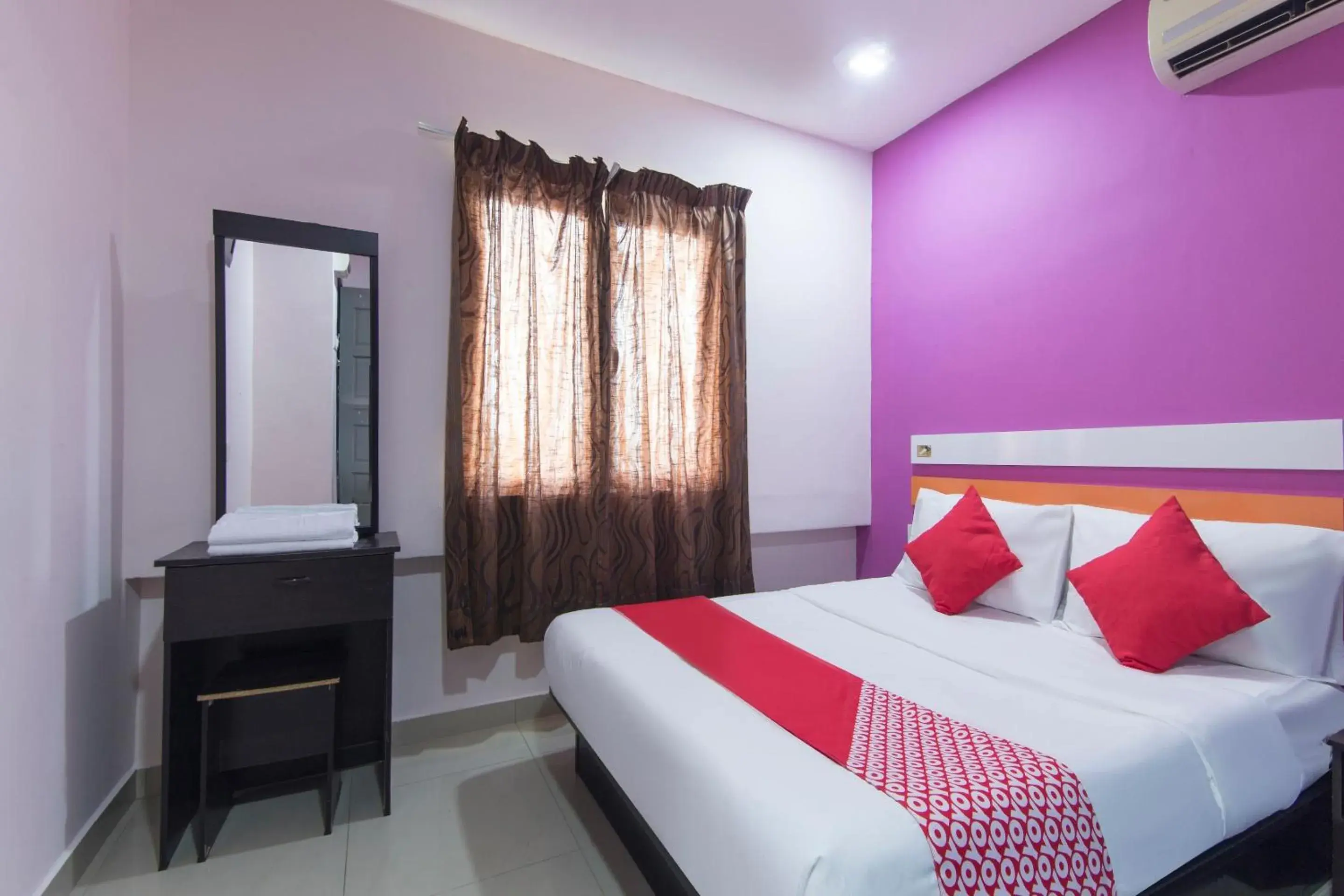 Bedroom in OYO 90296 Red Orange Hotel Port Klang