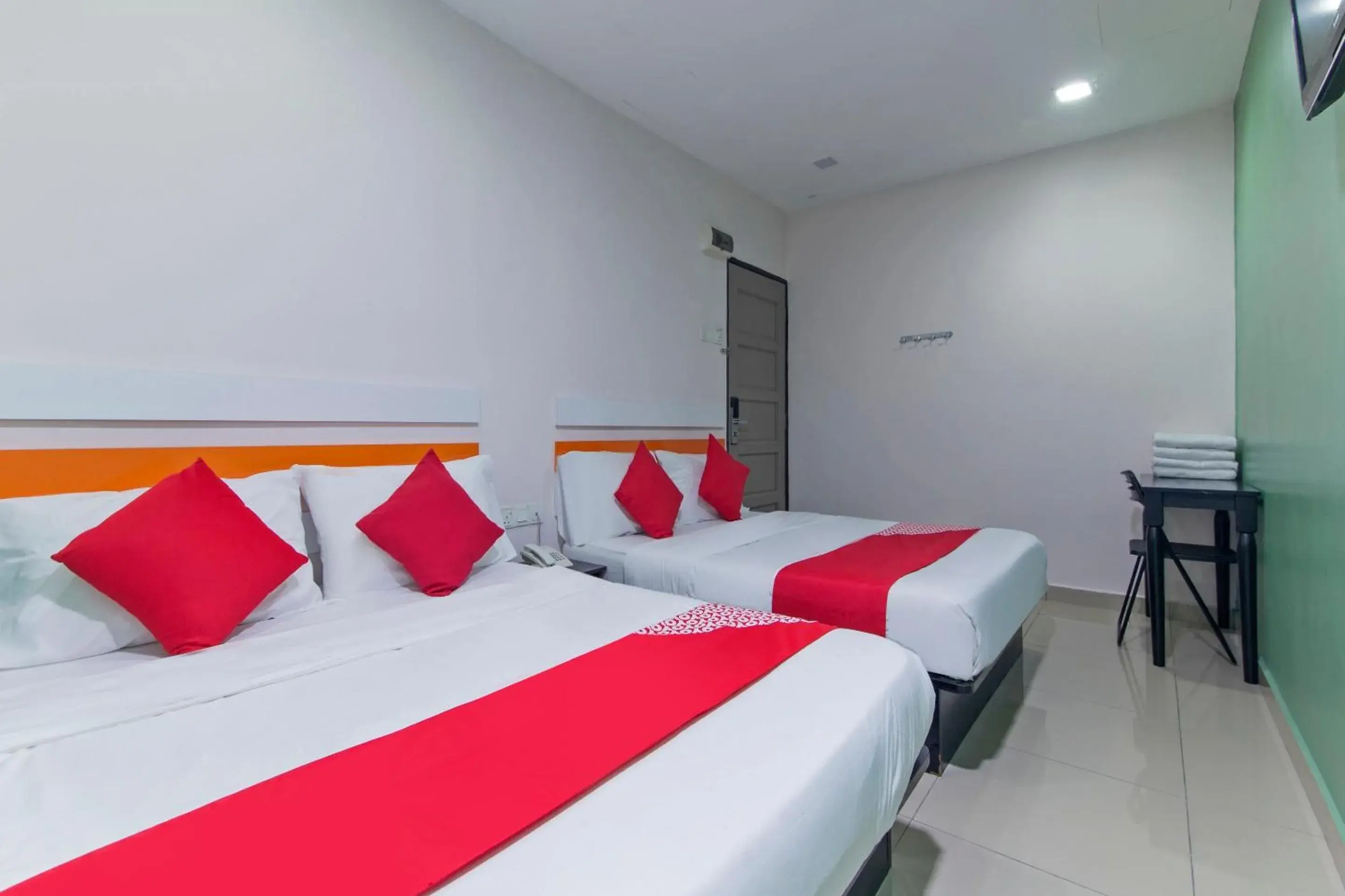 Bedroom in OYO 90296 Red Orange Hotel Port Klang