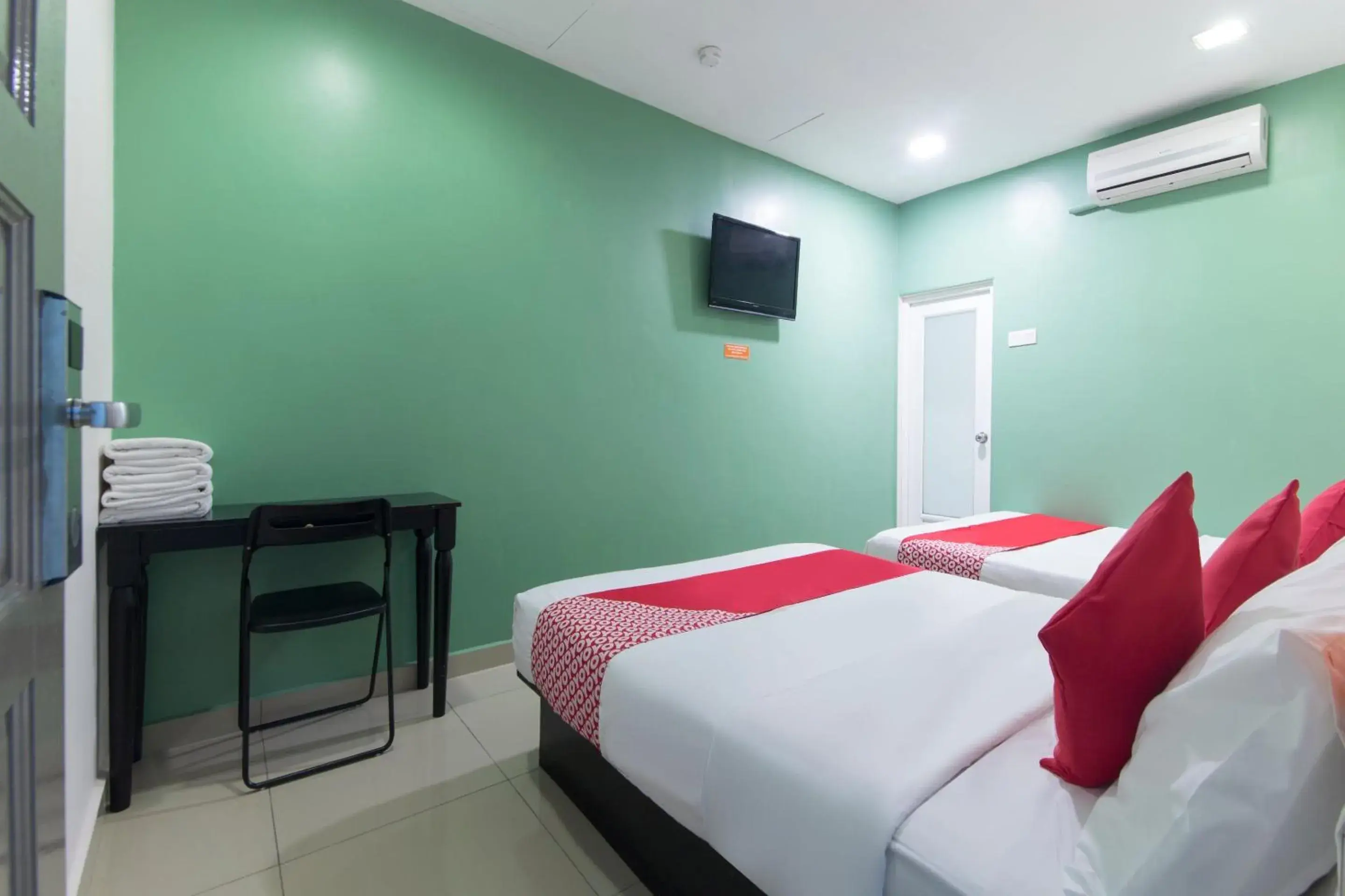 Family Suite in Super OYO 90296 Red Orange Hotel Port Klang Family Suite in Super OYO 90296 Red Orange Hotel Port Klang