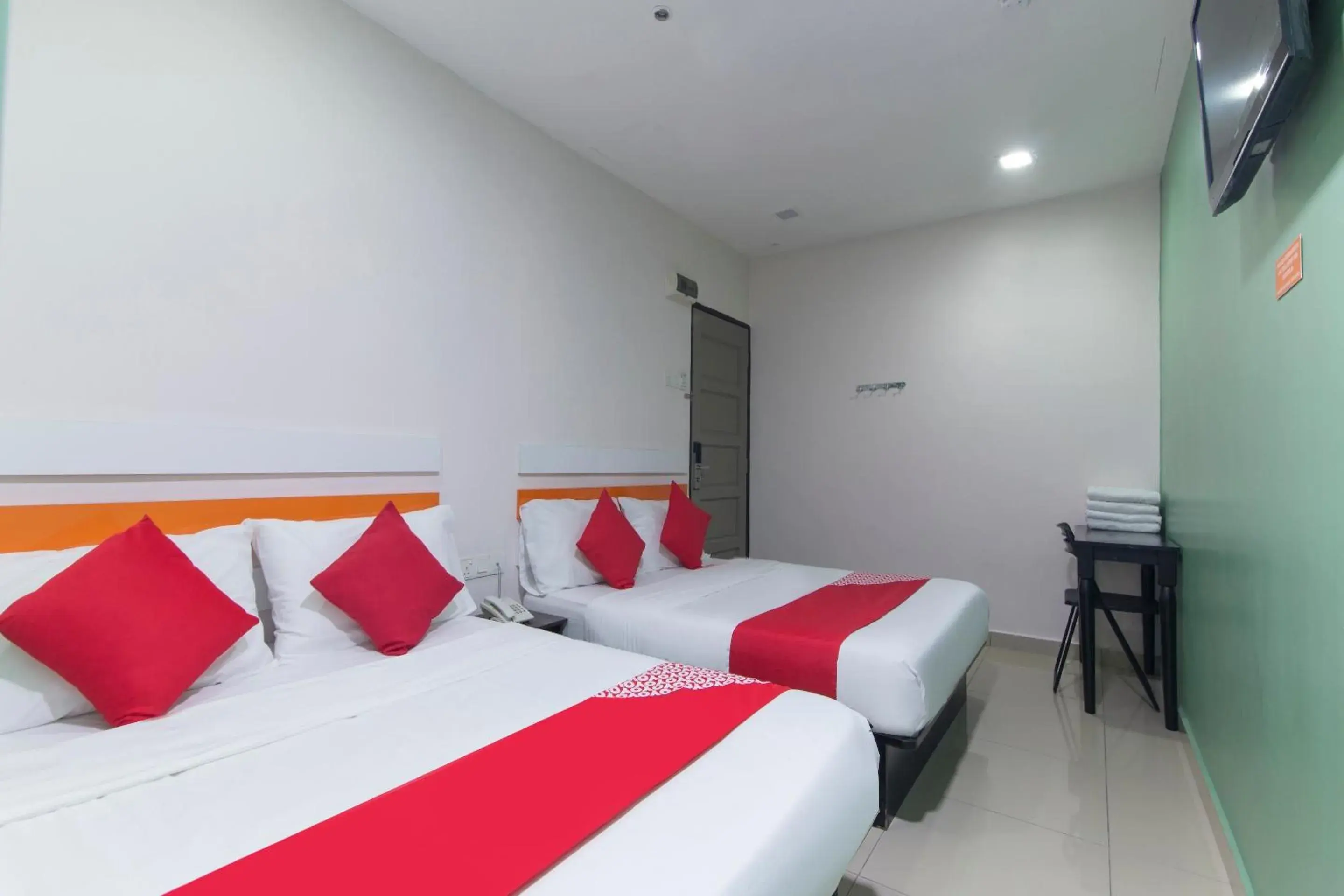 Bedroom in OYO 90296 Red Orange Hotel Port Klang