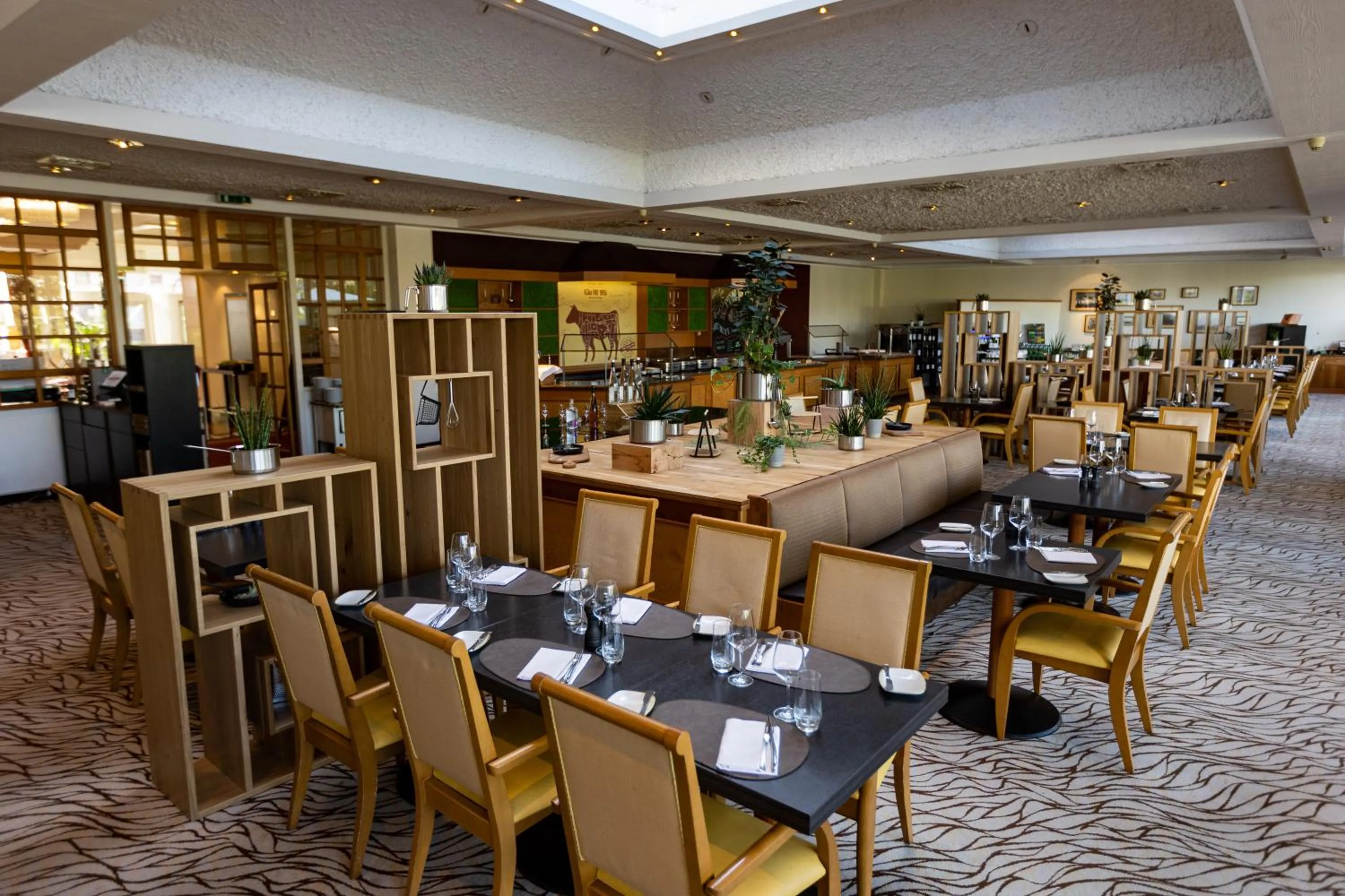 Restaurant/places to eat in Heidelberg Marriott Hotel