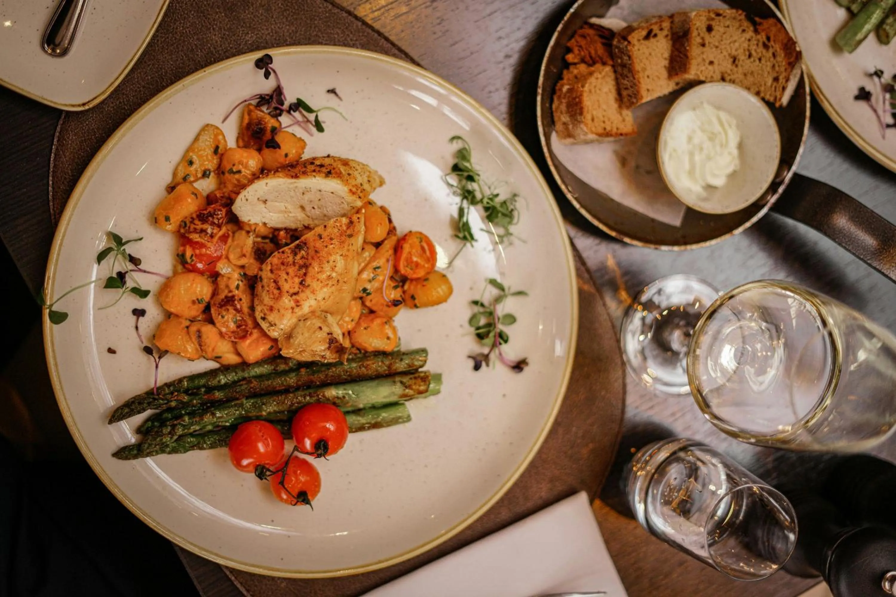 Restaurant/places to eat in Heidelberg Marriott Hotel