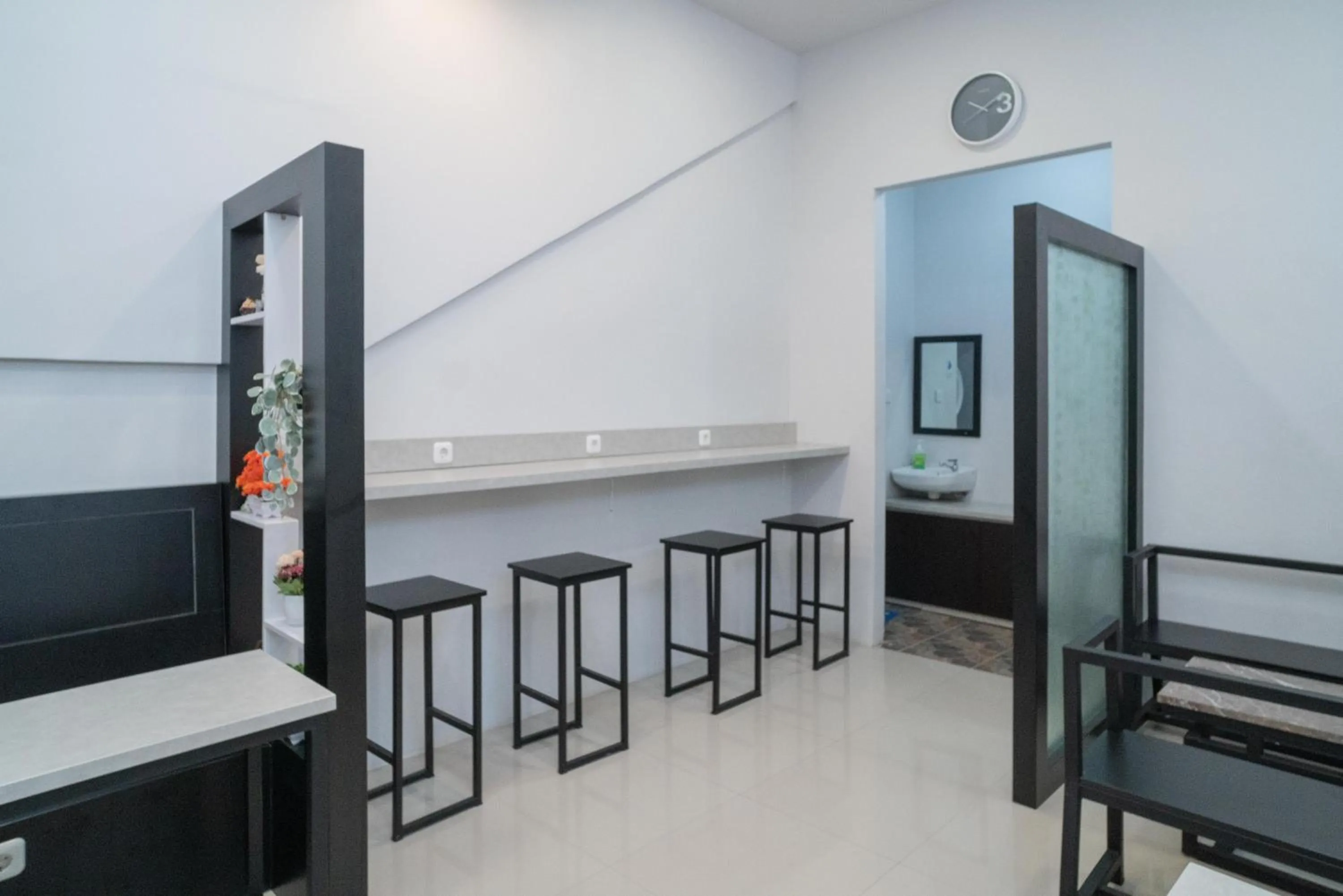 RedDoorz Syariah near Jalan Ahmad Yani Banjarmasin 3