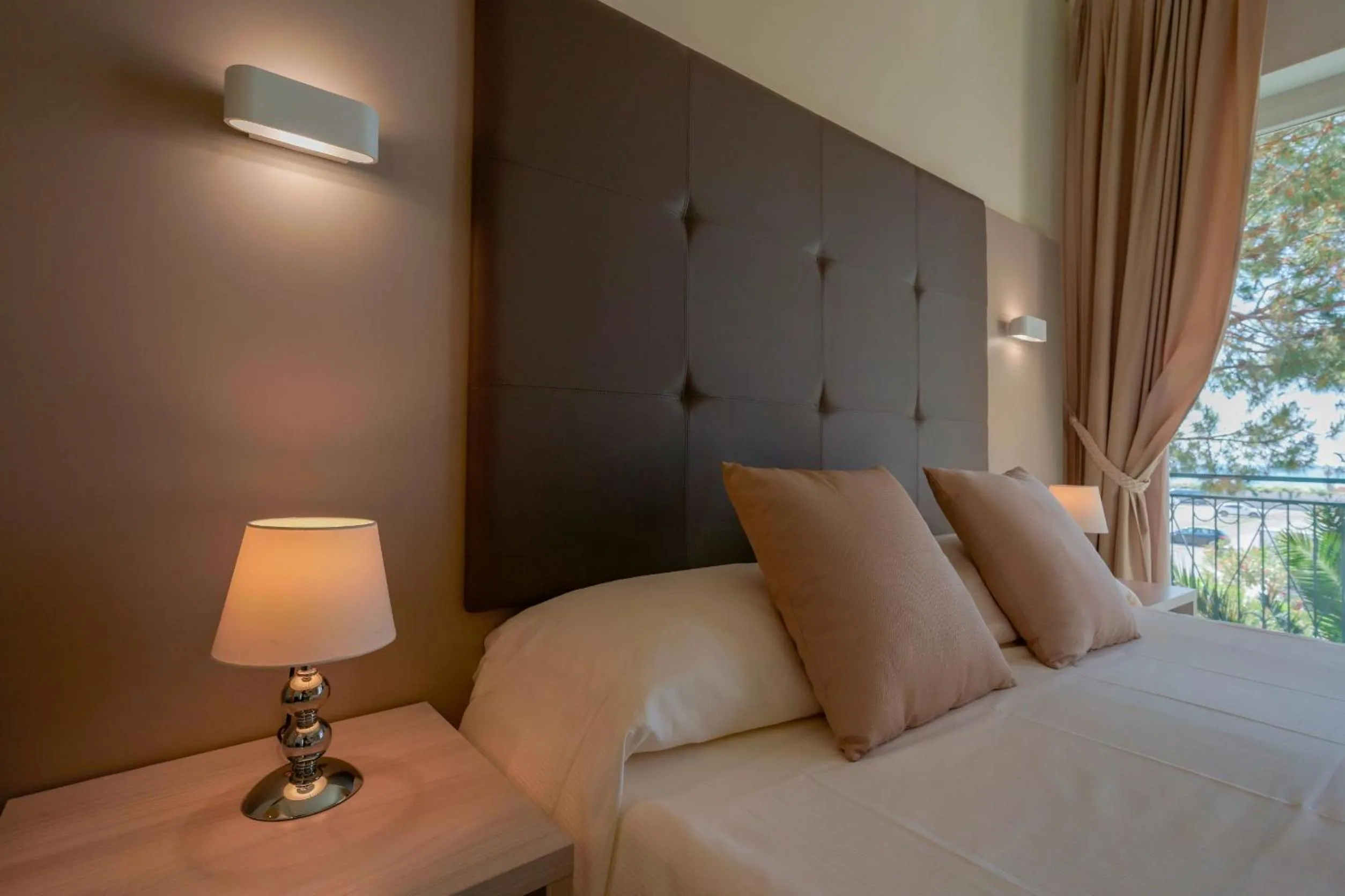 Decorative detail in Villa degli Argentieri