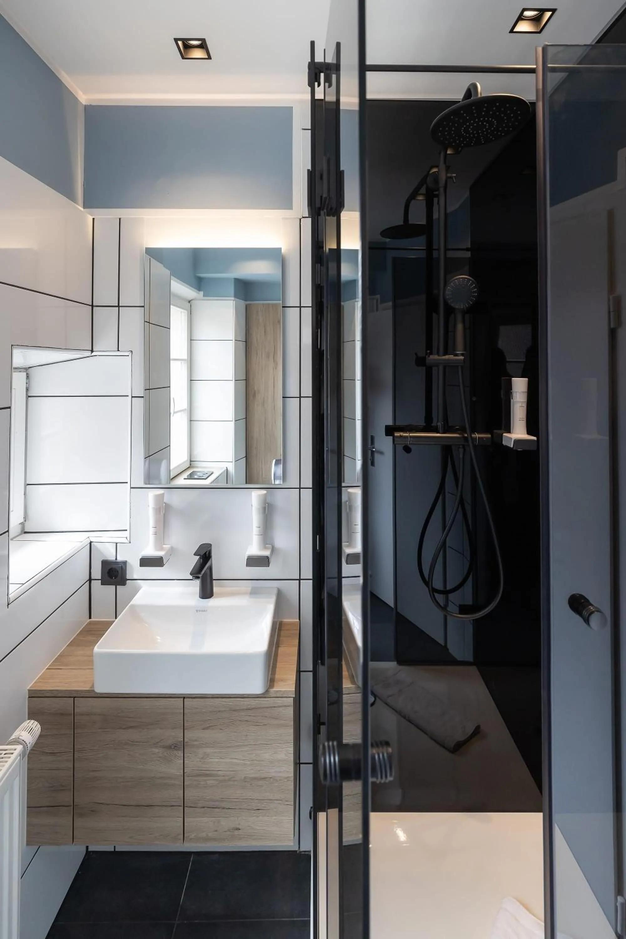 Bathroom in Oldtown Studios by dasPaul