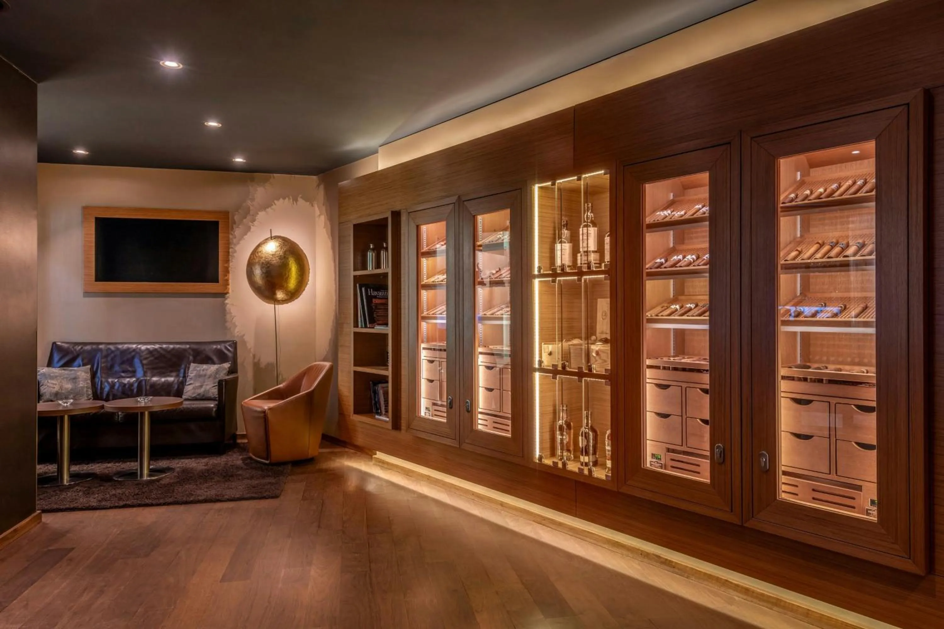 Lounge or bar in Zurich Marriott Hotel