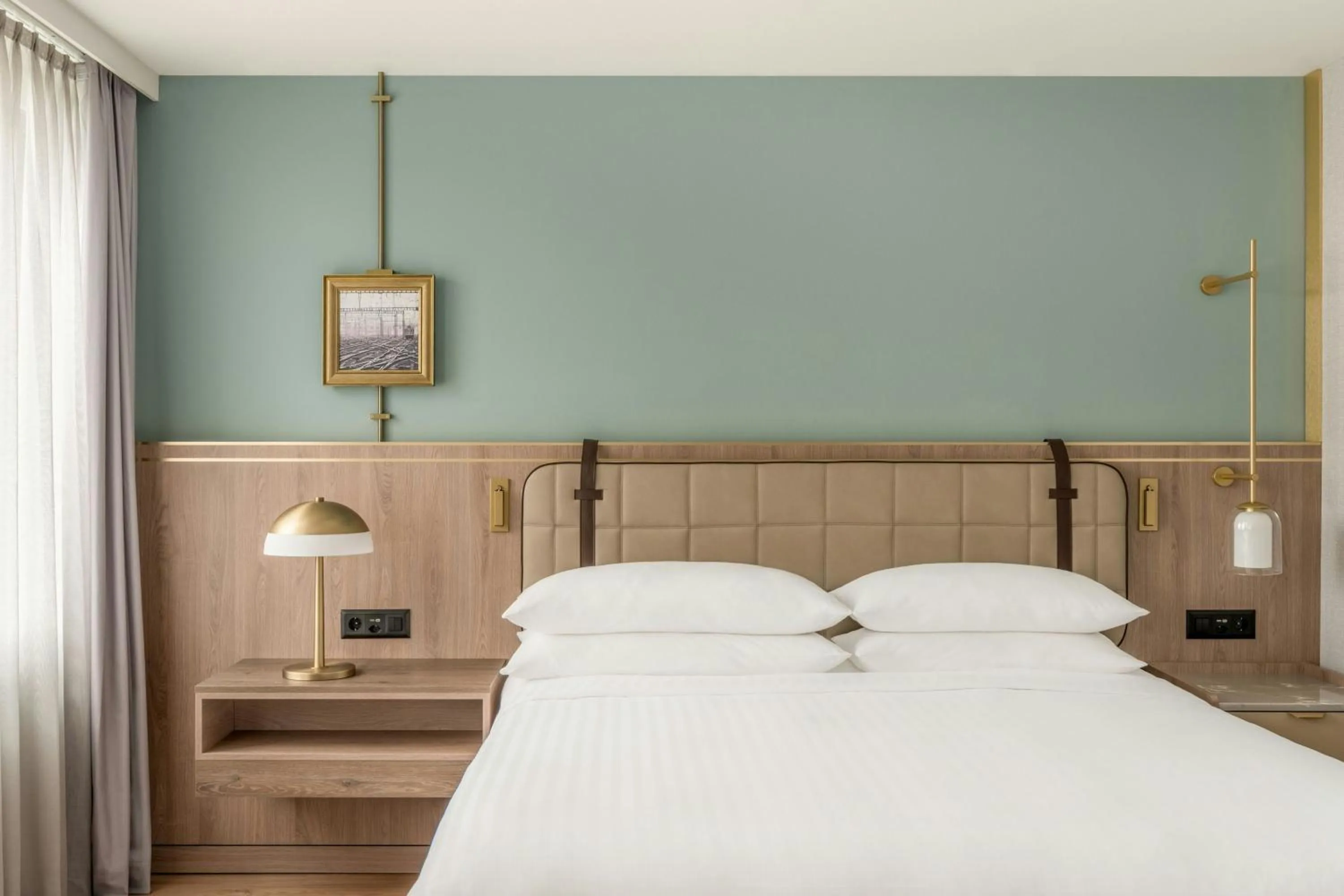 Bedroom, Bed in Zurich Marriott Hotel