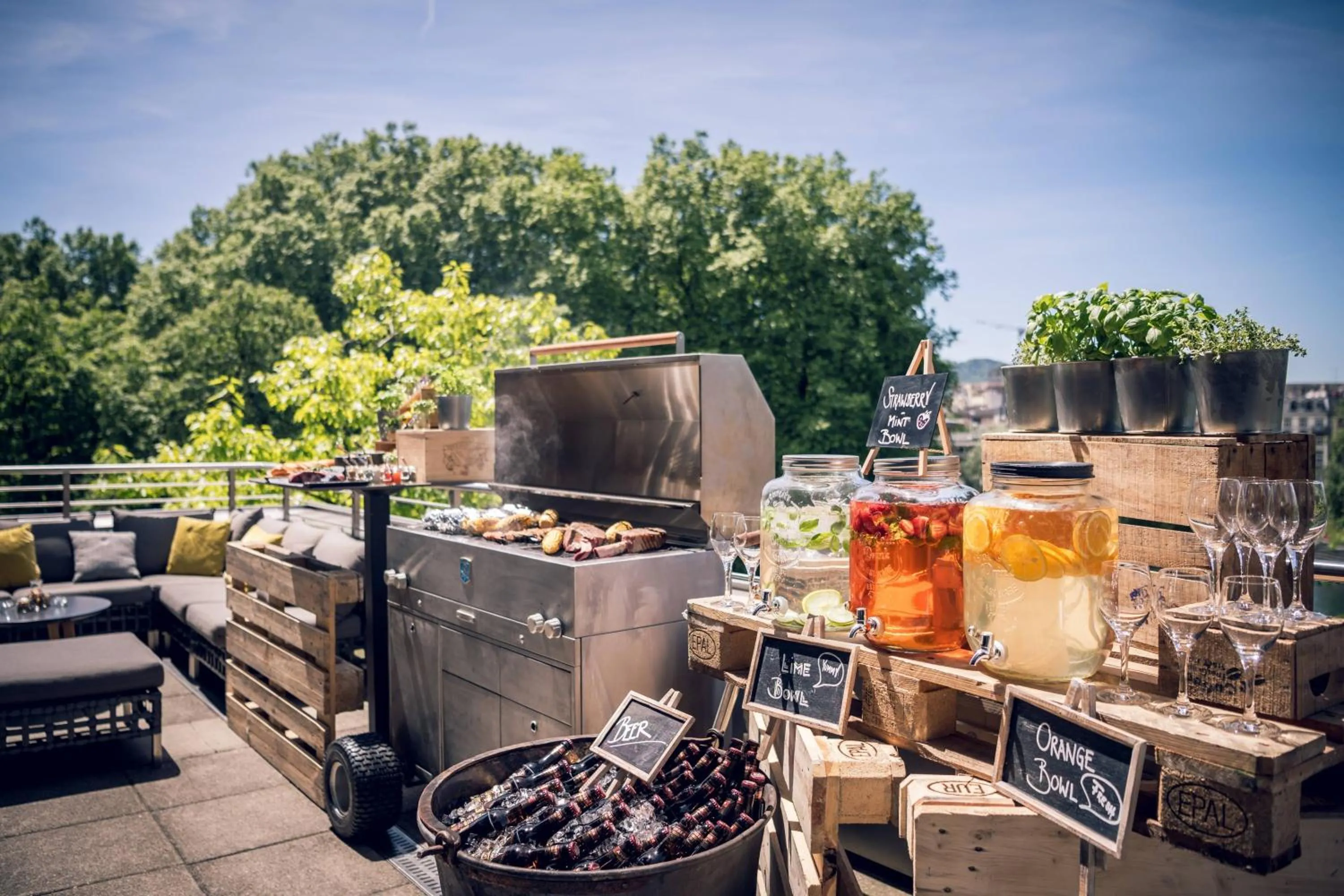 Lounge or bar in Zurich Marriott Hotel
