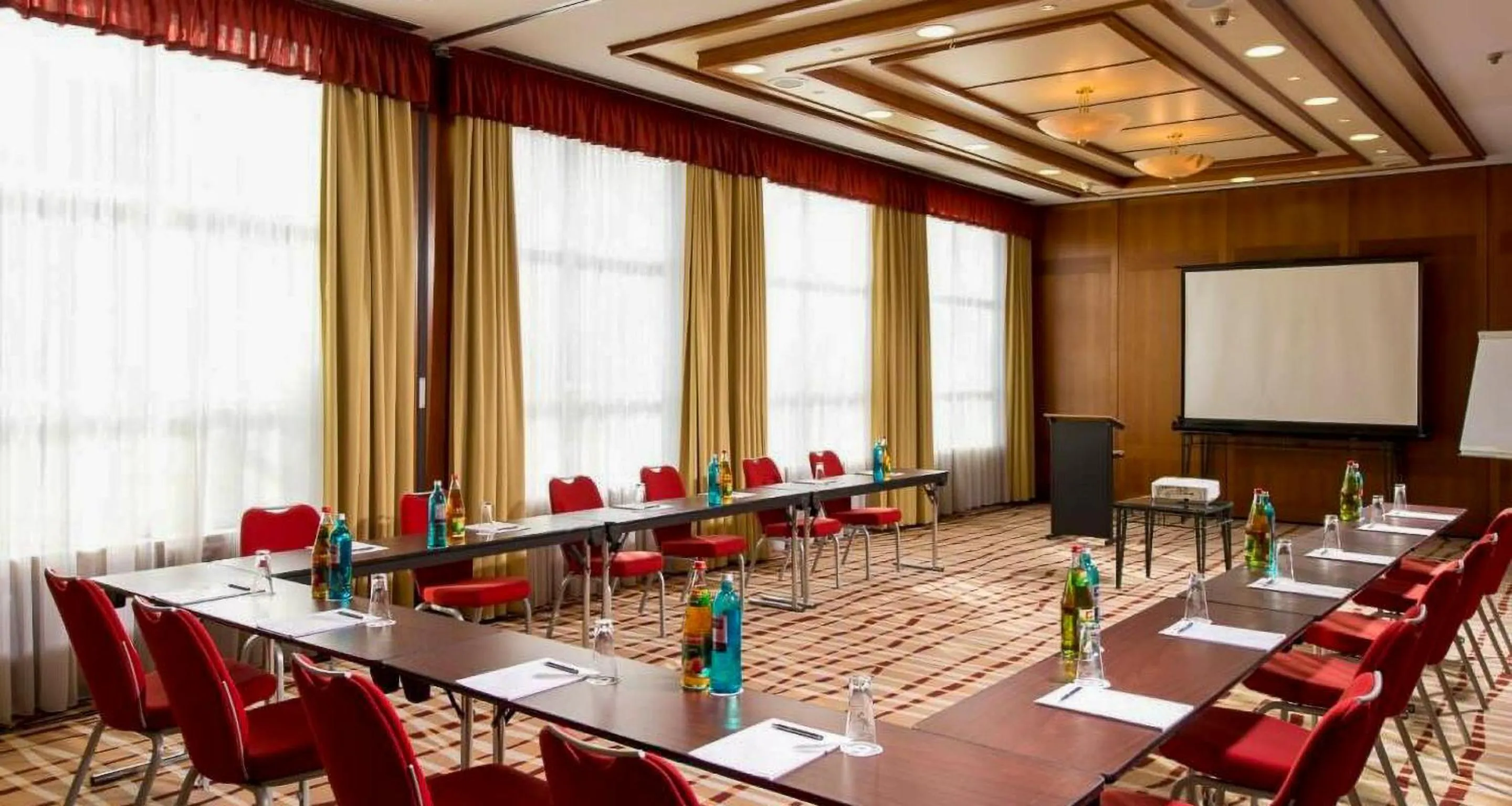 Meeting/conference room in The Q - Quadro City Hotel