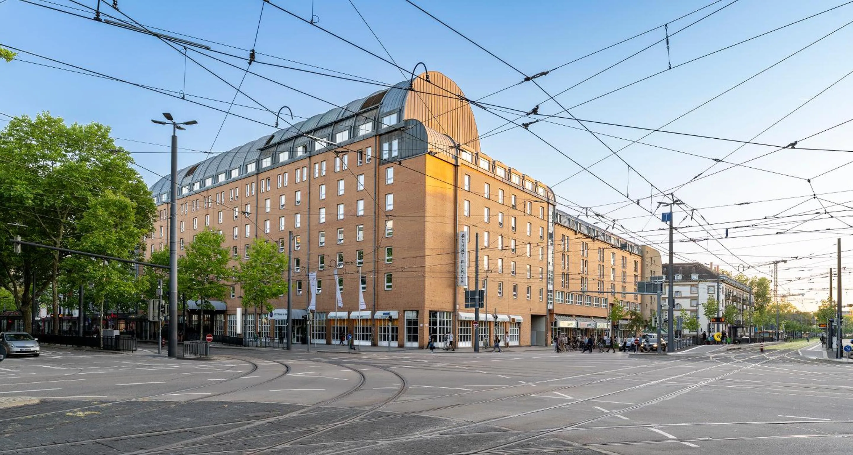 Property building in The Q - Quadro City Hotel