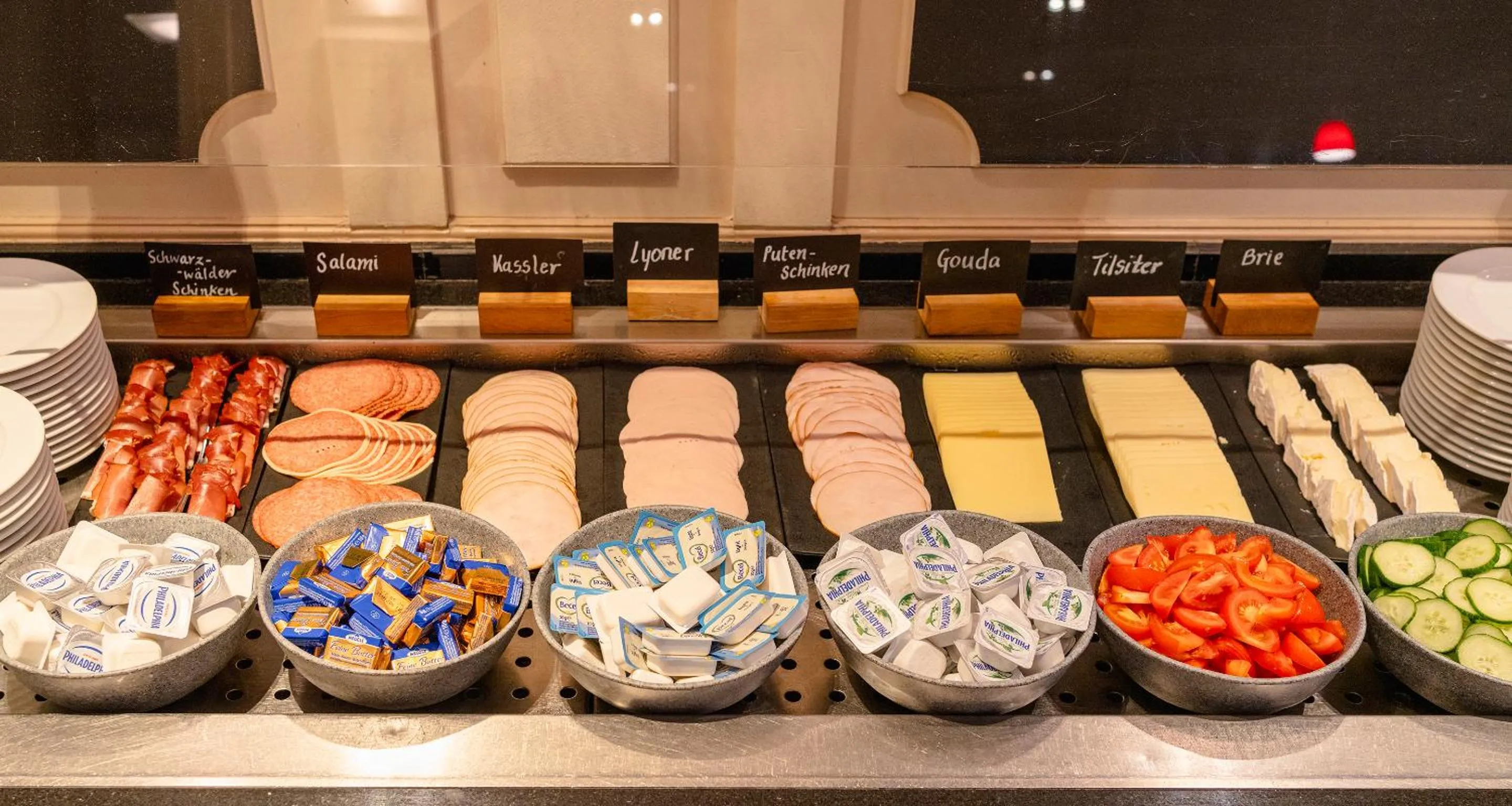 Buffet breakfast in The Q - Quadro City Hotel