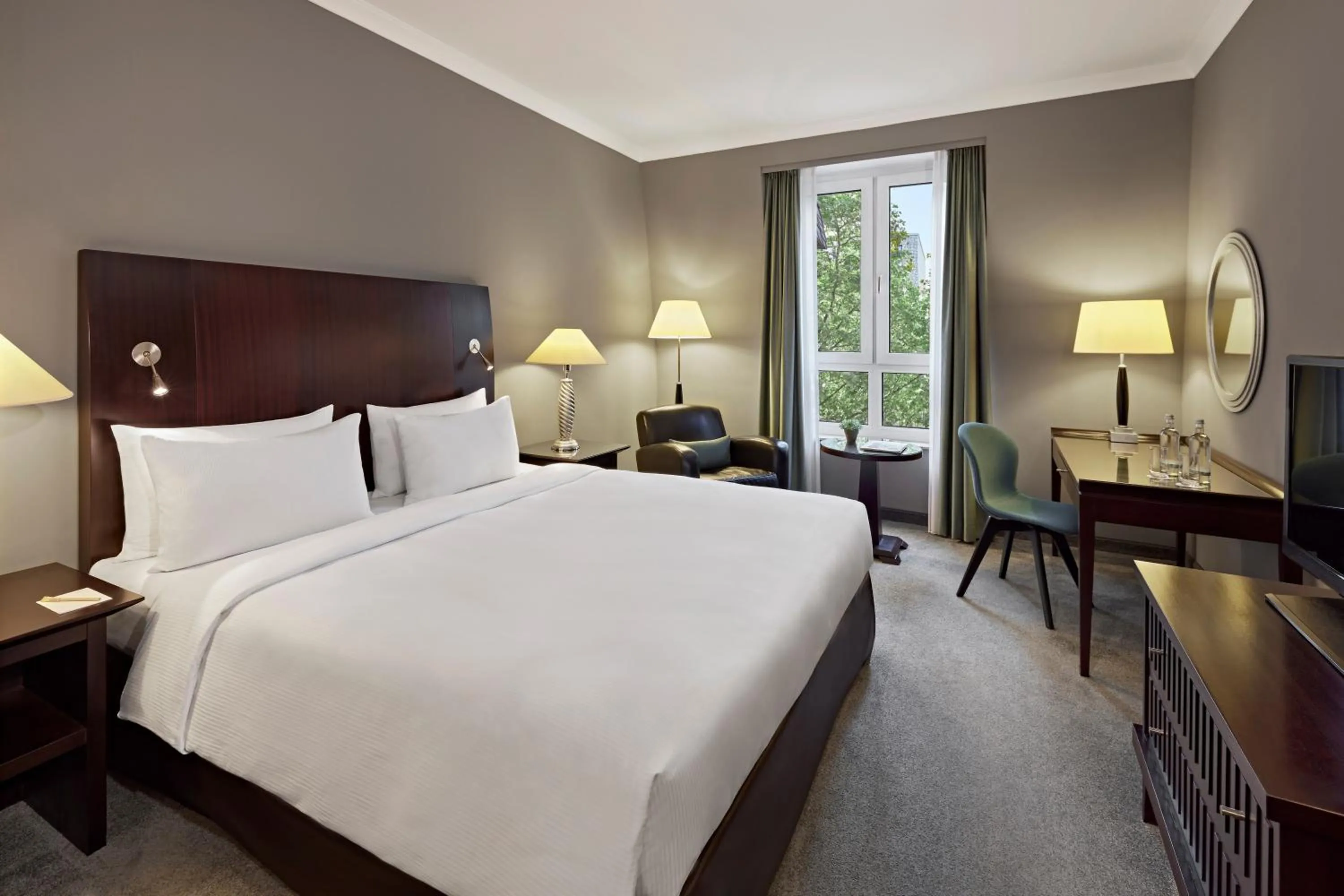 Photo of the whole room, Bed in Lindner Hotel Cologne City Plaza, part of JdV by Hyatt