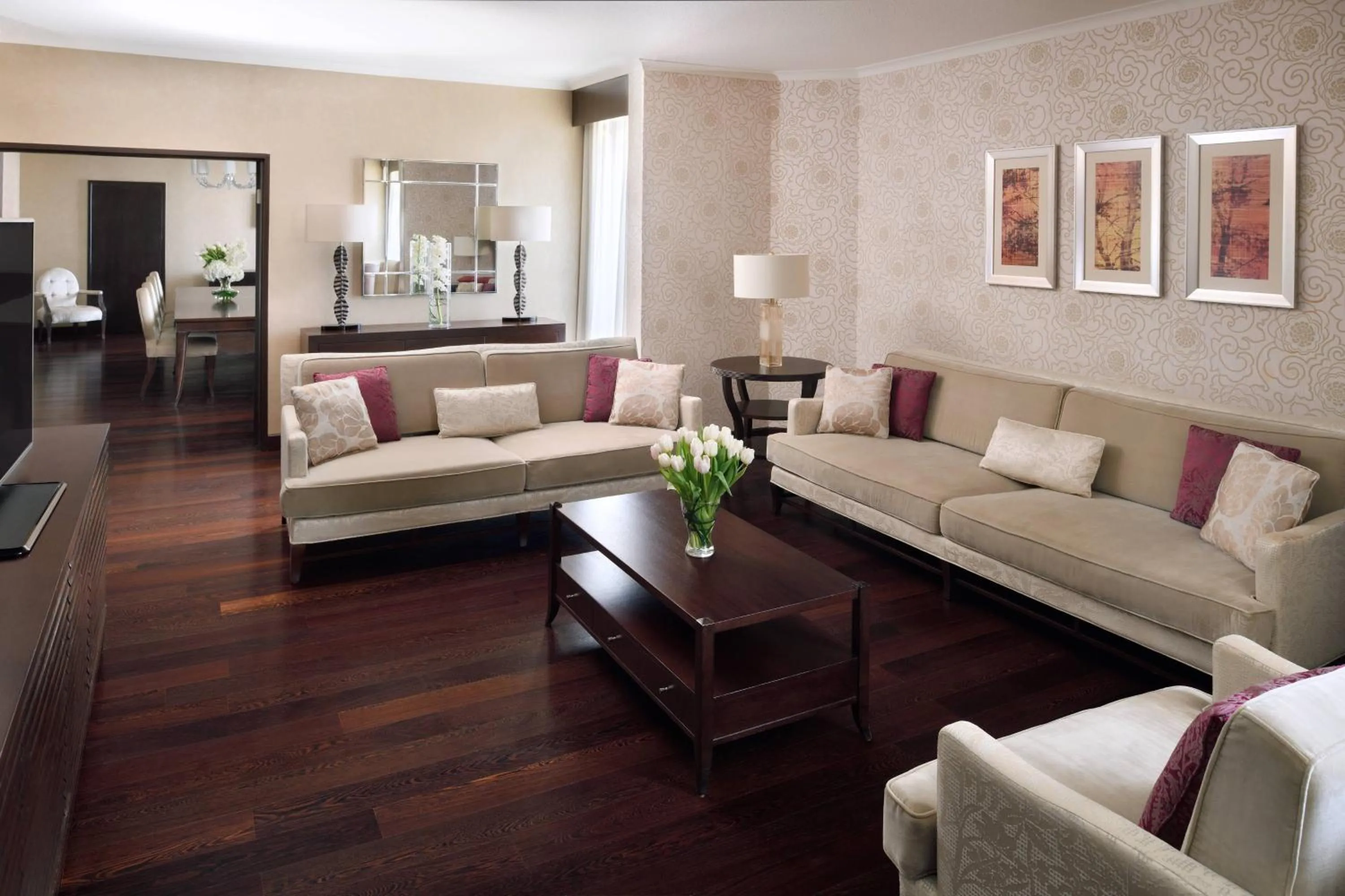 Living room in Riyadh Marriott Hotel