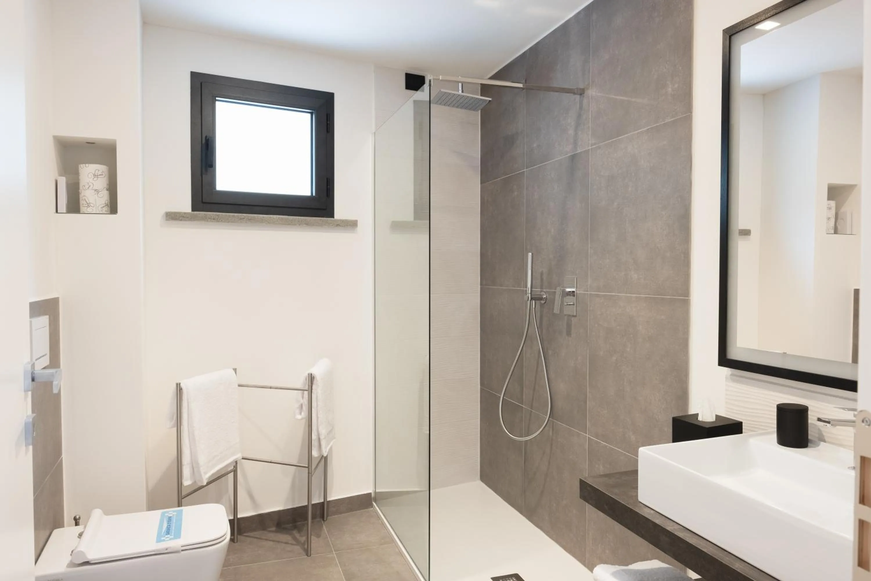 Shower in Amiata Suite