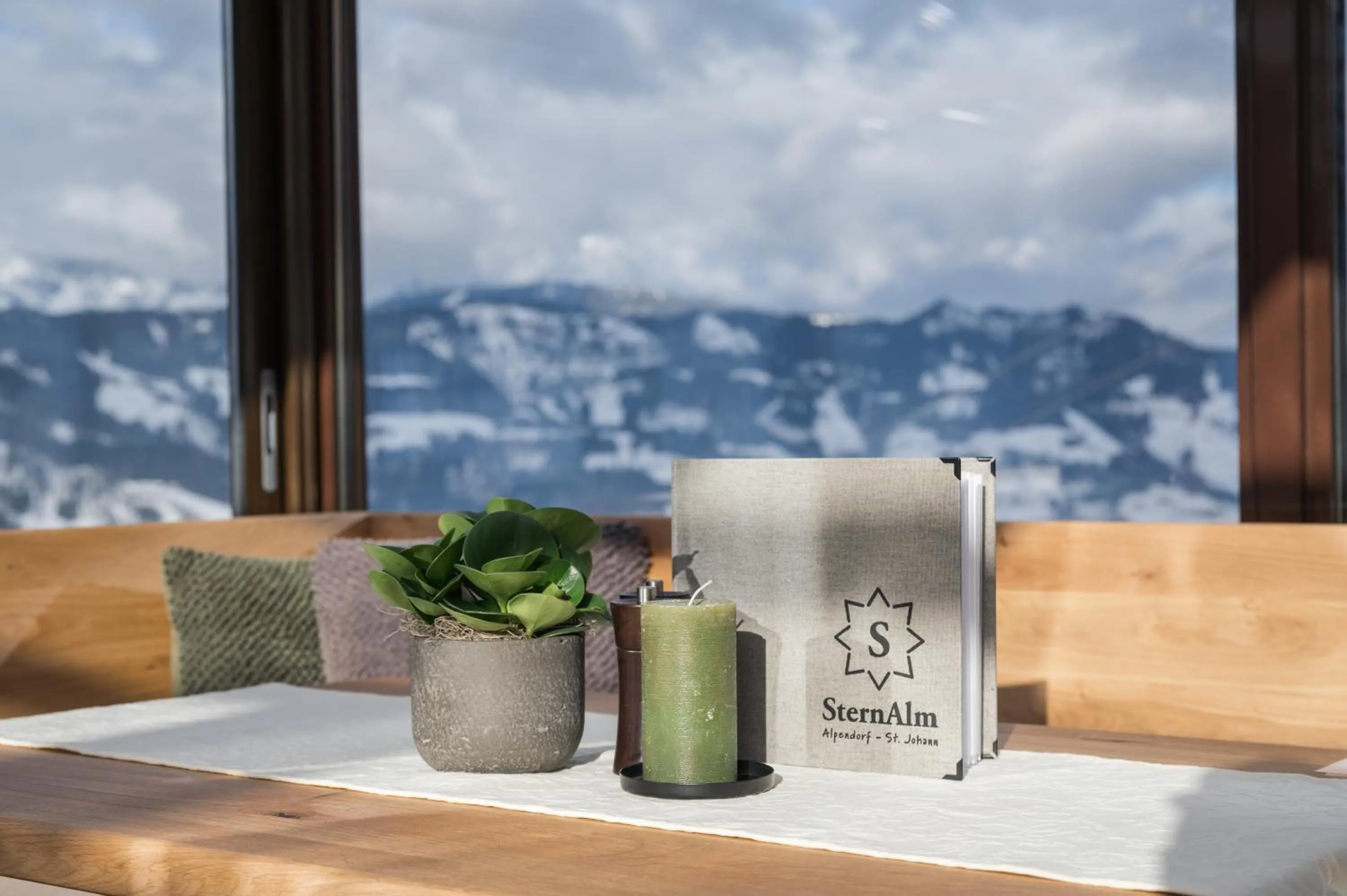 Restaurant/places to eat in Alpendorf Hotel Stern