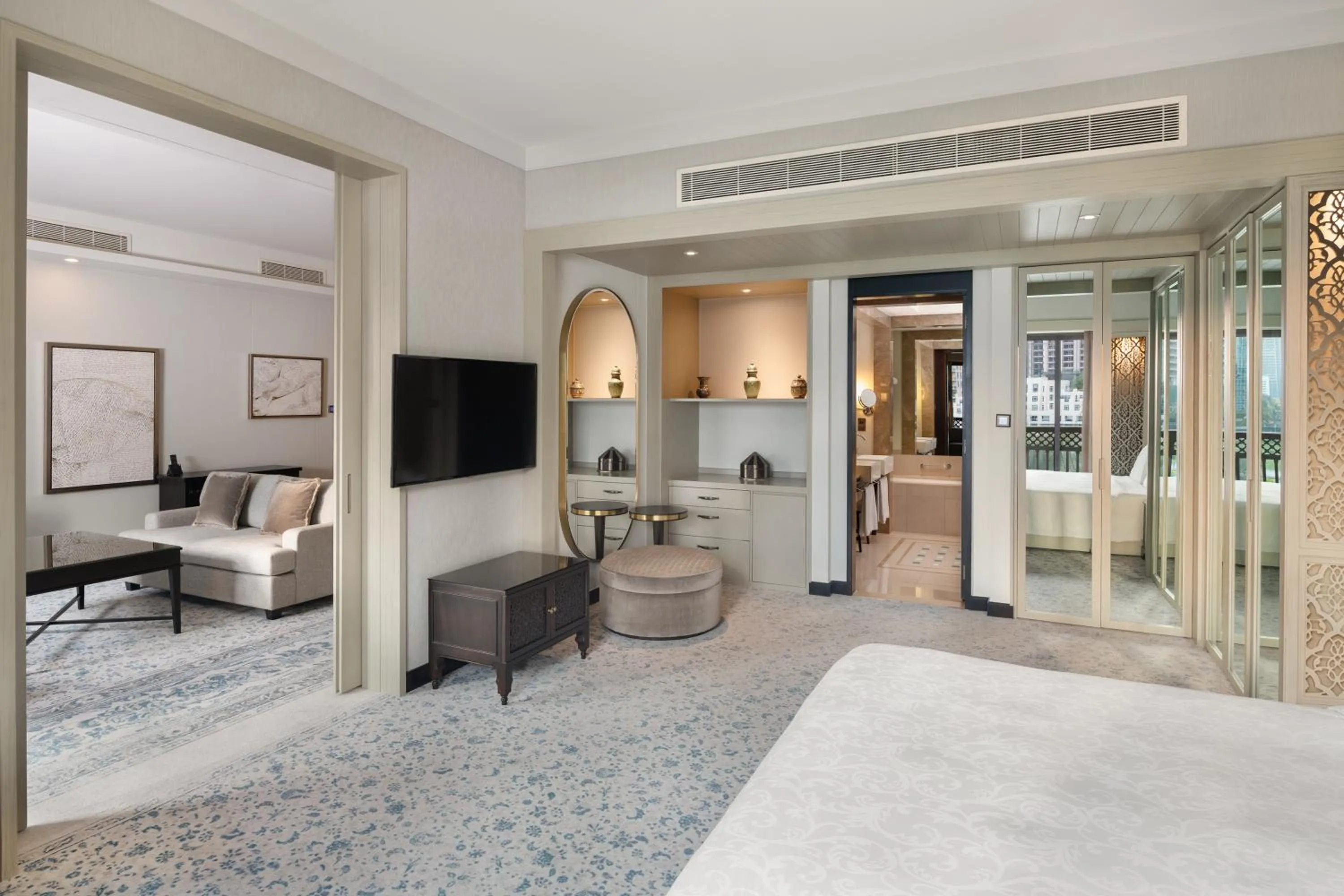 Bedroom, Bed in Palace Downtown