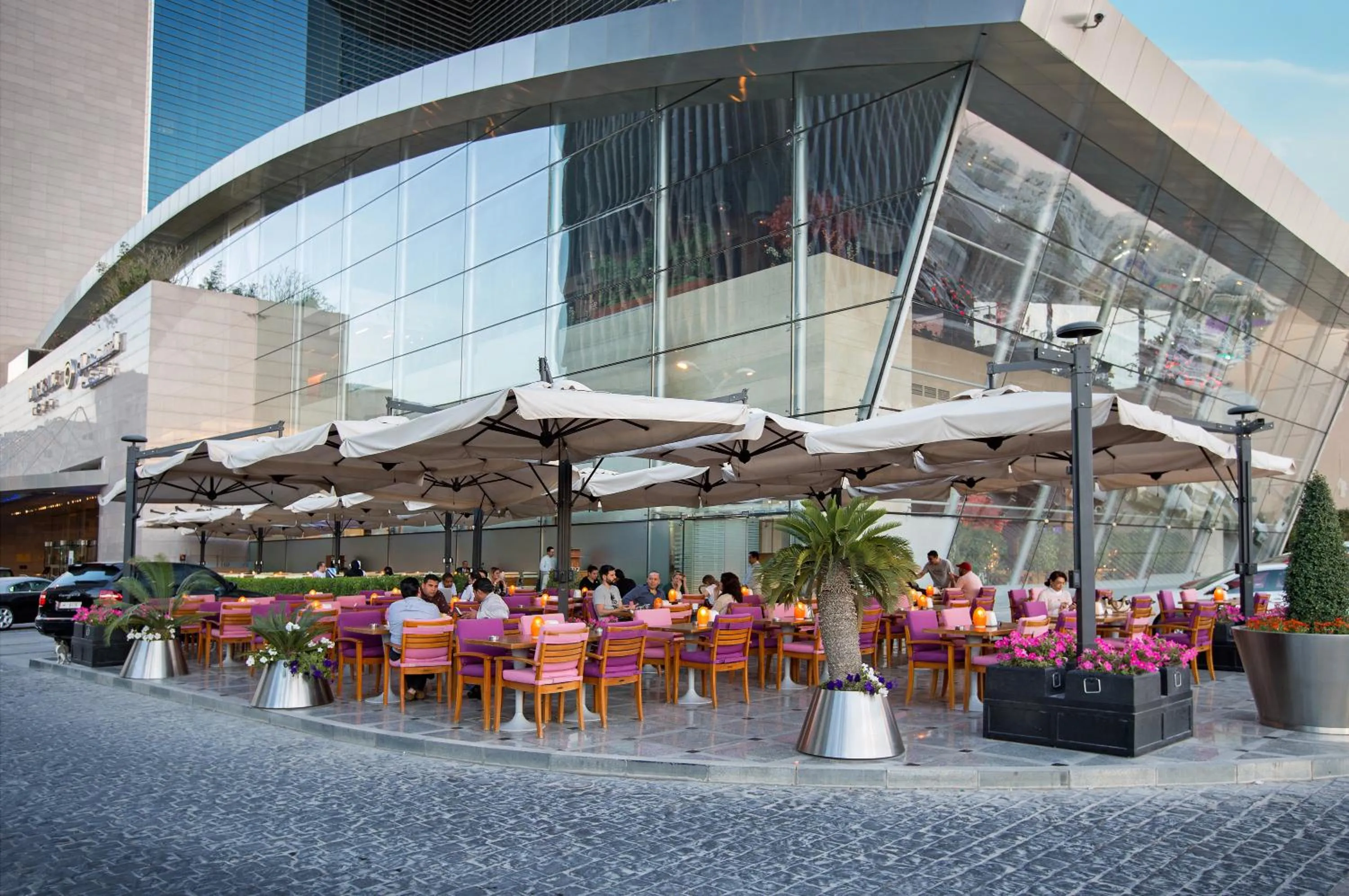 Restaurant/places to eat in La Cigale Hotel Managed by Accor