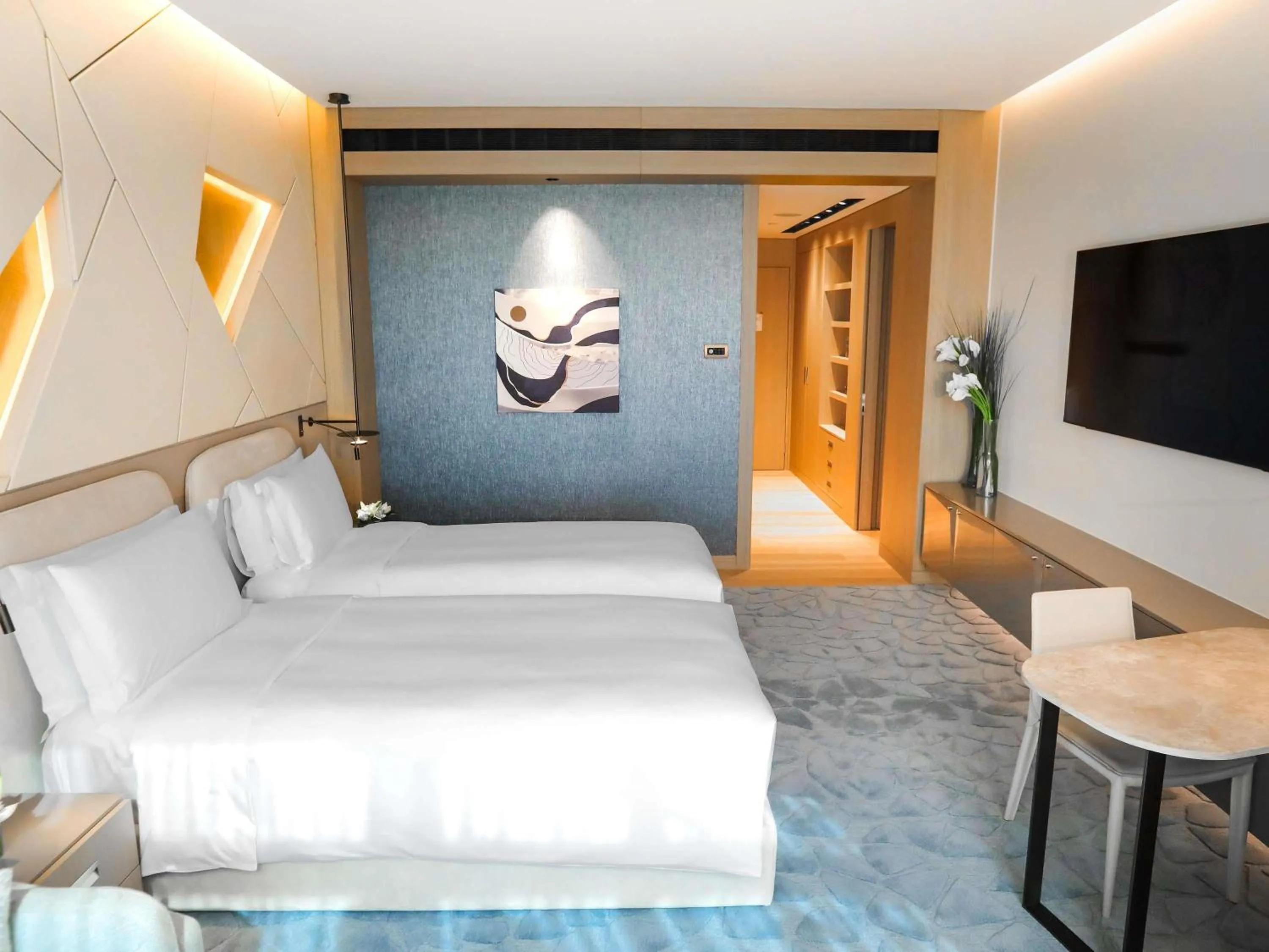 Bedroom, Bed in La Cigale Hotel Managed by Accor