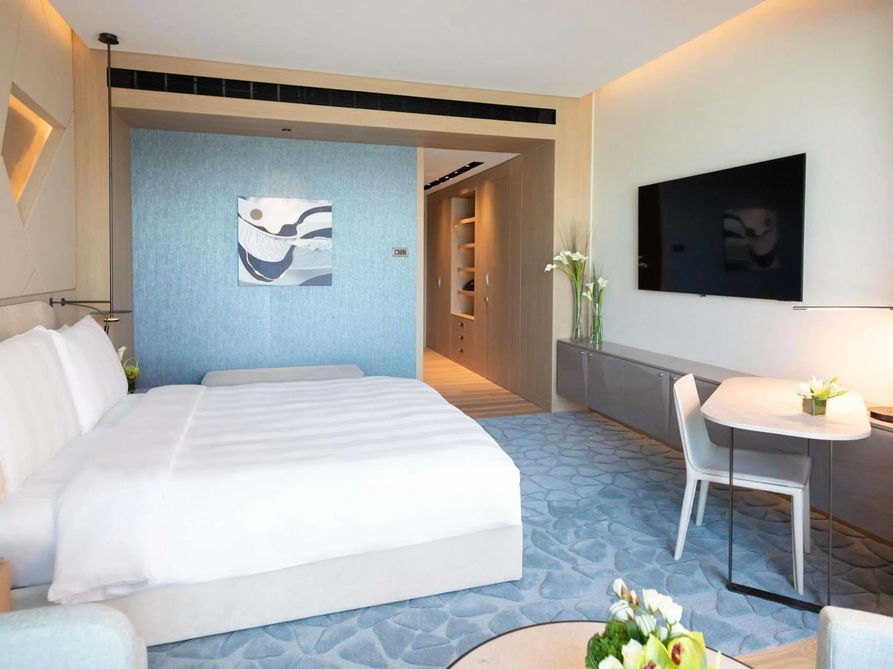 Deluxe King Room in La Cigale Hotel Managed by Accor Deluxe King Room in La Cigale Hotel Managed by Accor