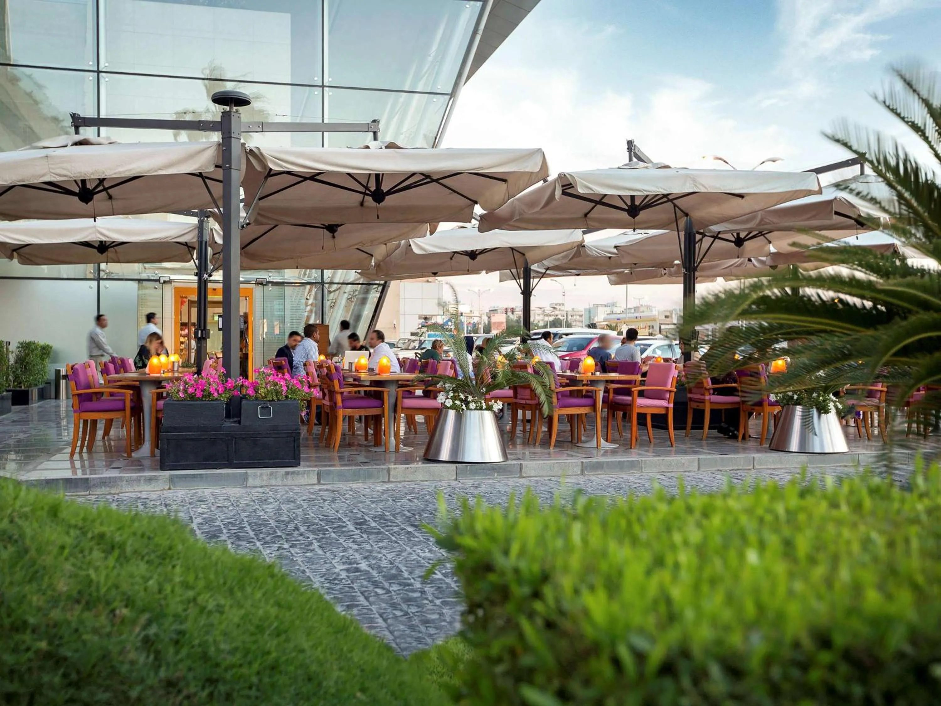 Restaurant/places to eat in La Cigale Hotel Managed by Accor