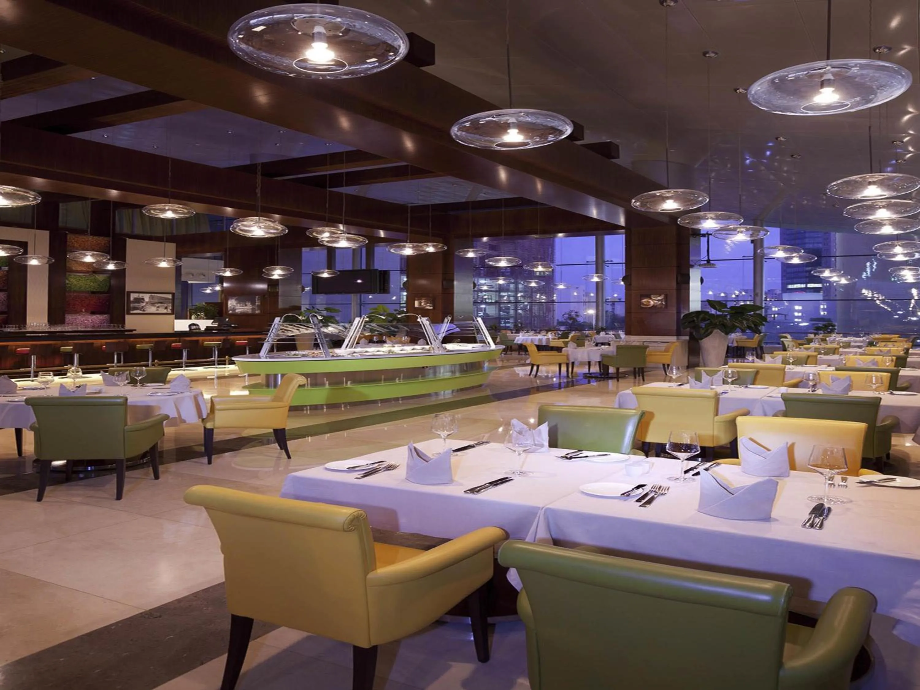 Restaurant/places to eat in La Cigale Hotel Managed by Accor