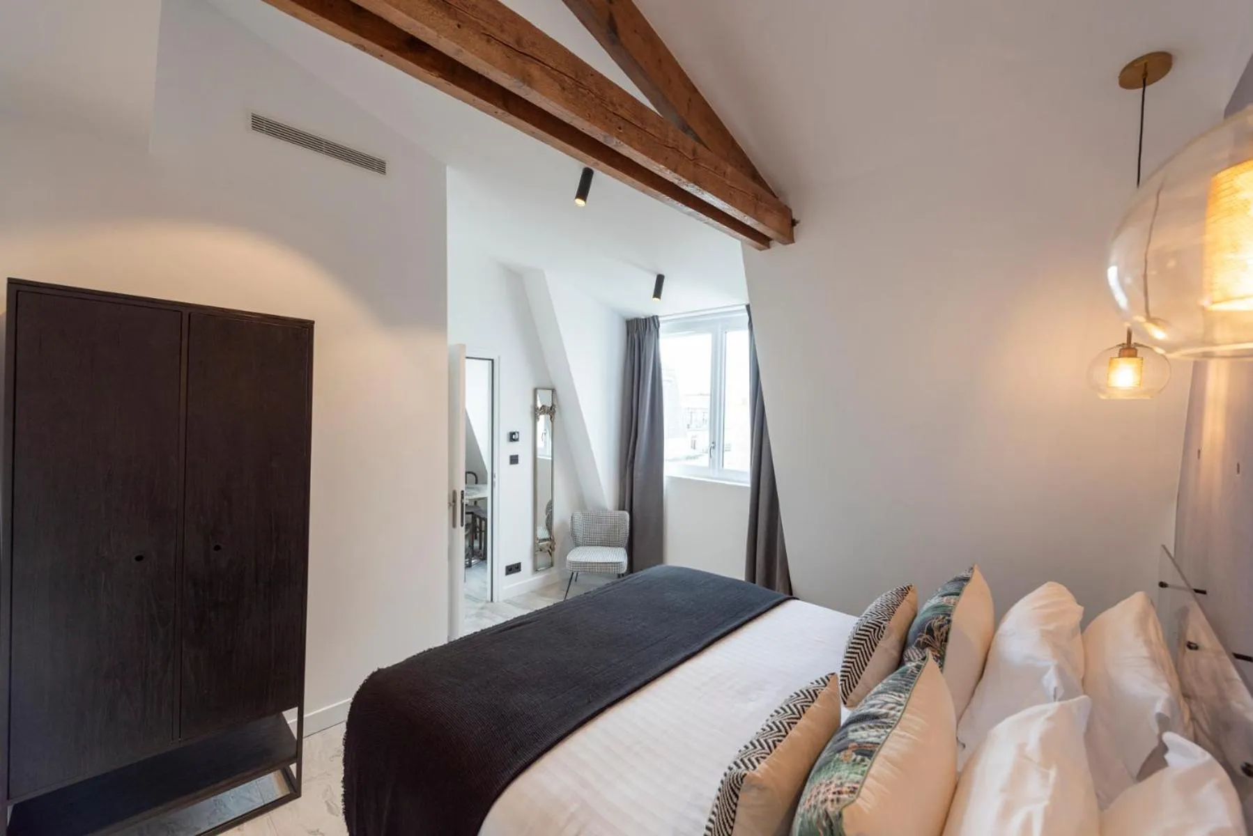 Other, Bed in O'Lord, 4 Etoiles, Residence de Luxe Champs-Elysees