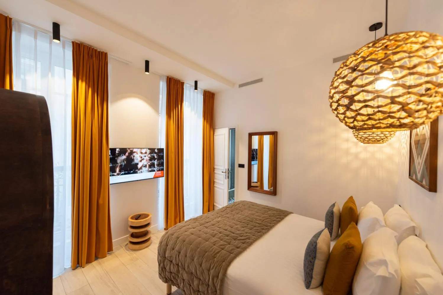 Other, Bed in O'Lord, 4 Etoiles, Residence de Luxe Champs-Elysees