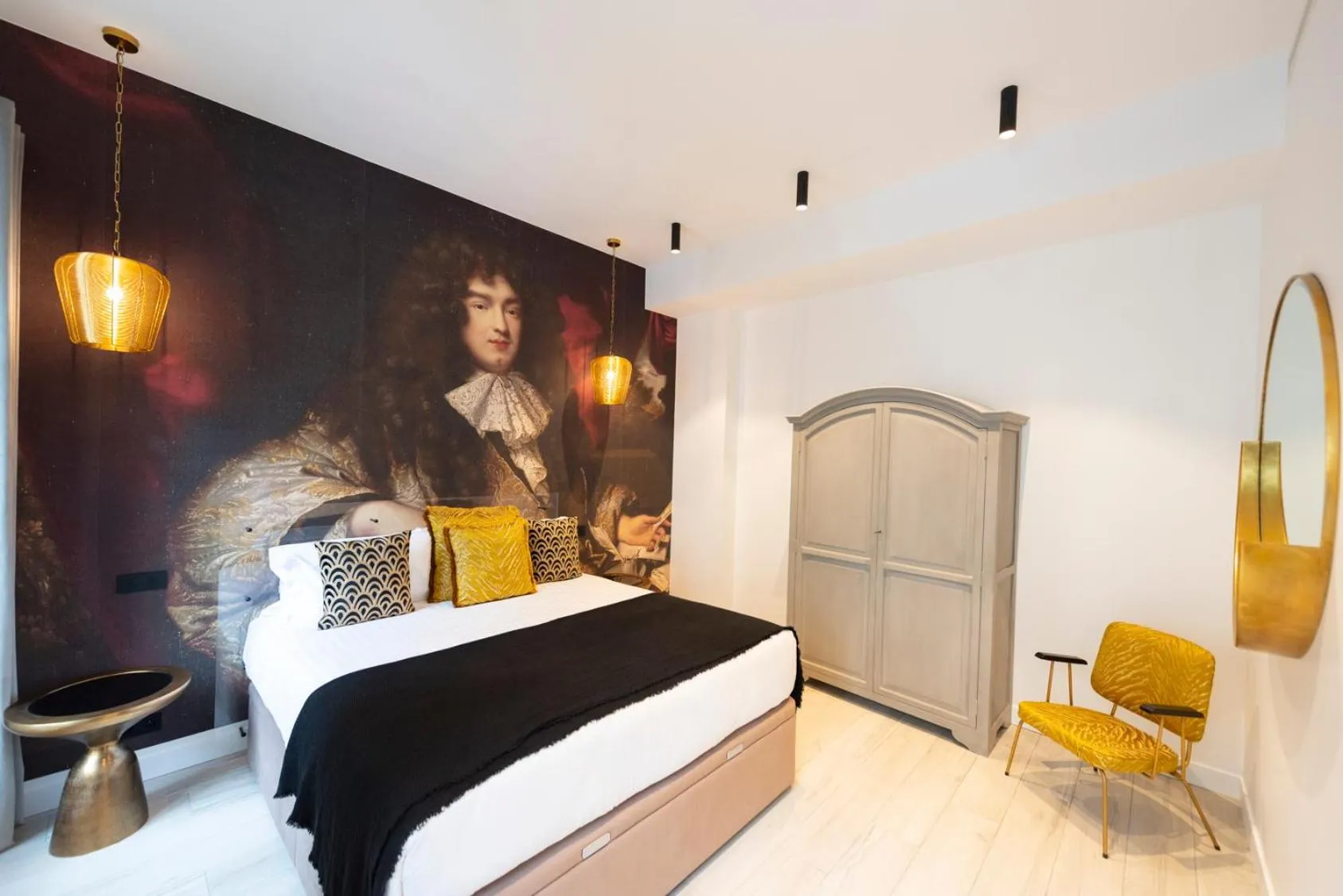 Other, Bed in O'Lord, 4 Etoiles, Residence de Luxe Champs-Elysees