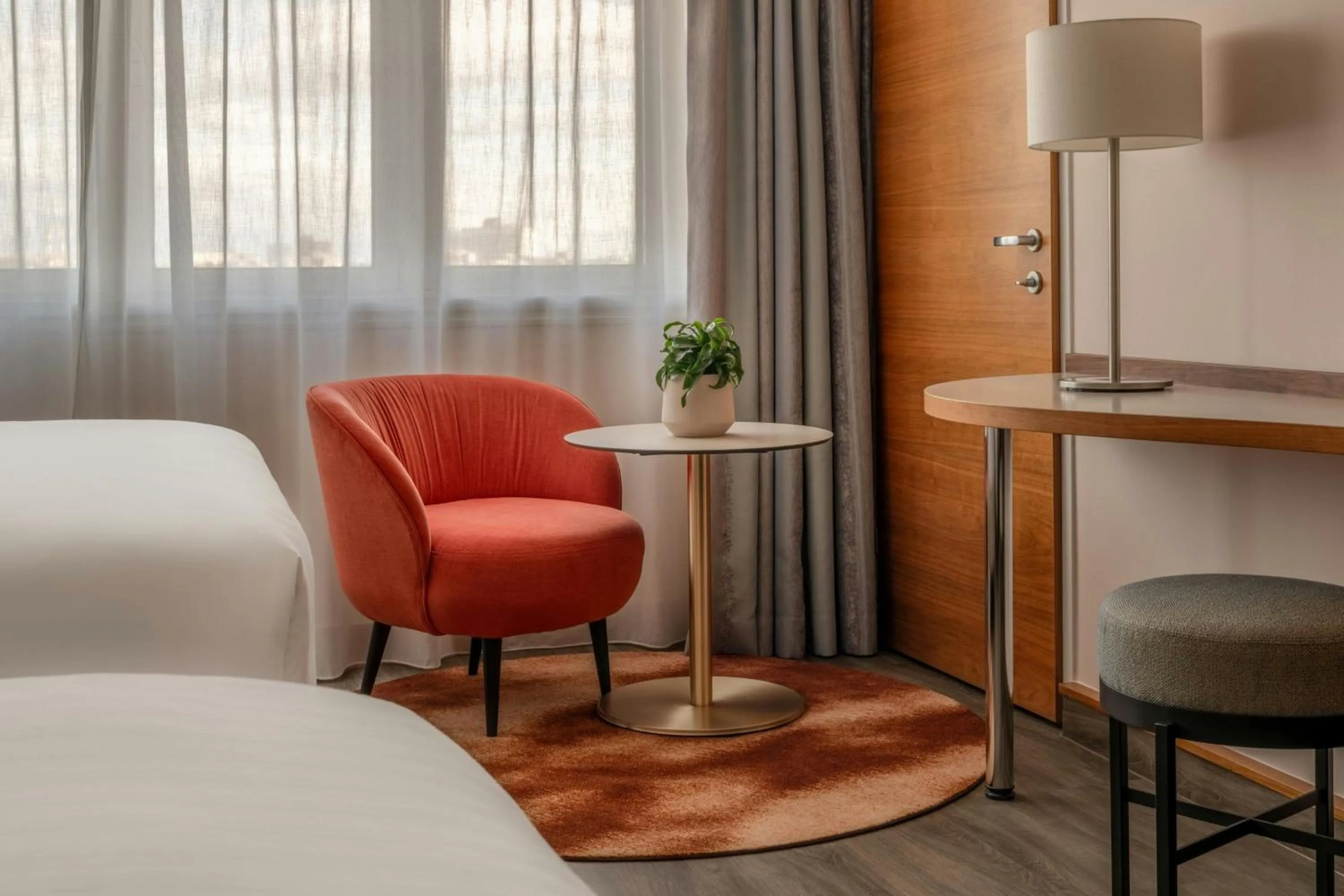 Photo of the whole room in Vienna Marriott Hotel