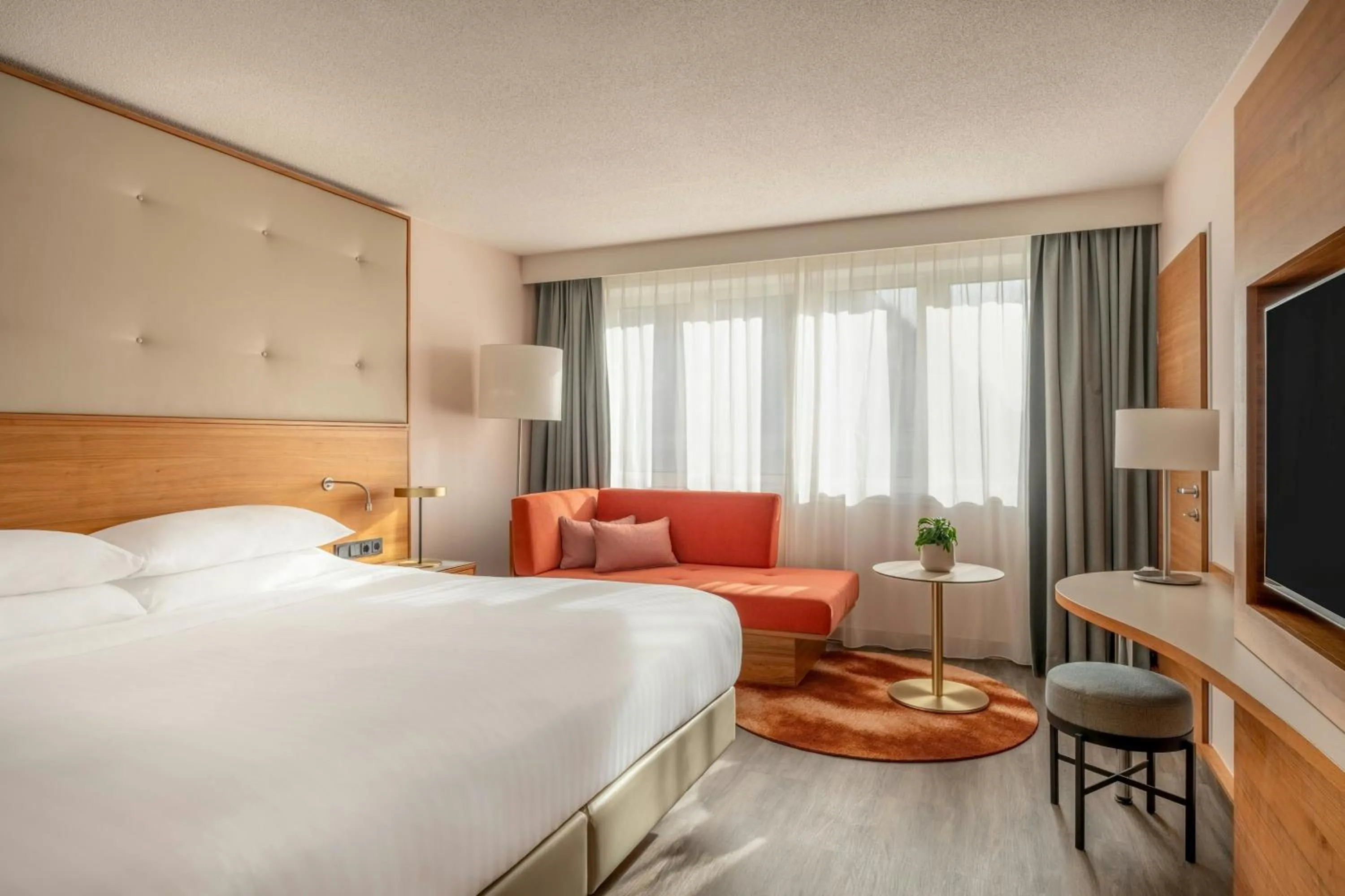 Bedroom, Bed in Vienna Marriott Hotel