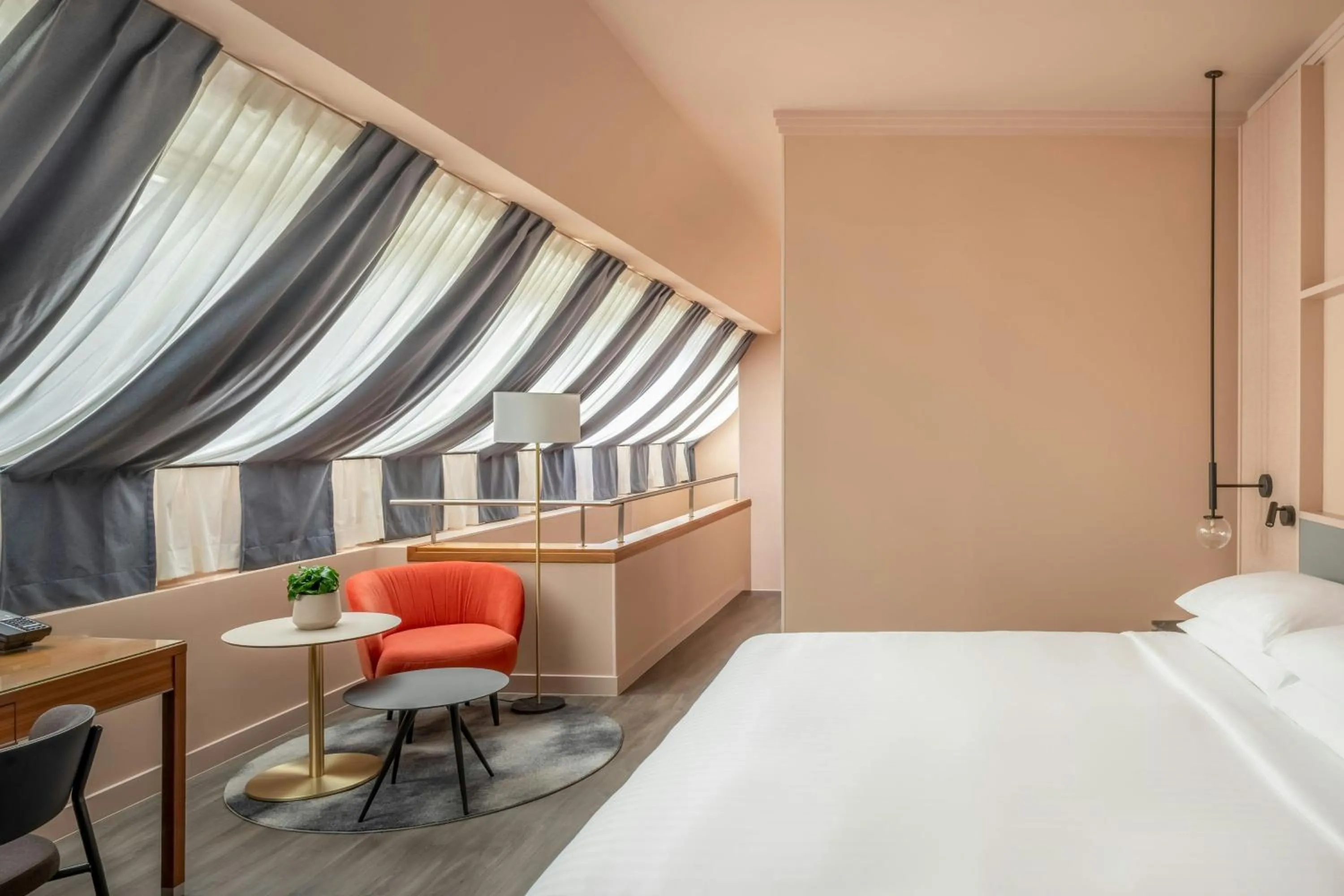 Bedroom, Bed in Vienna Marriott Hotel