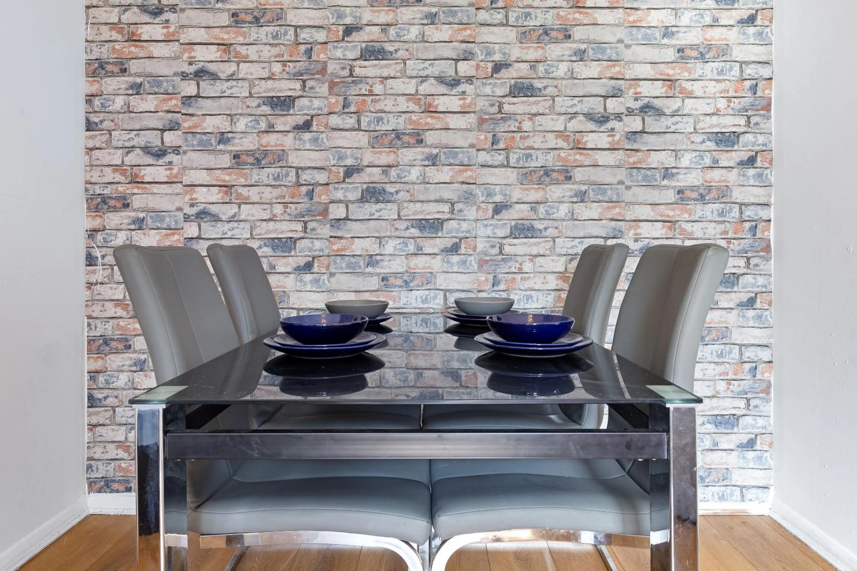 Dining area in Stunning 1 bedroom apartment in Dagenham