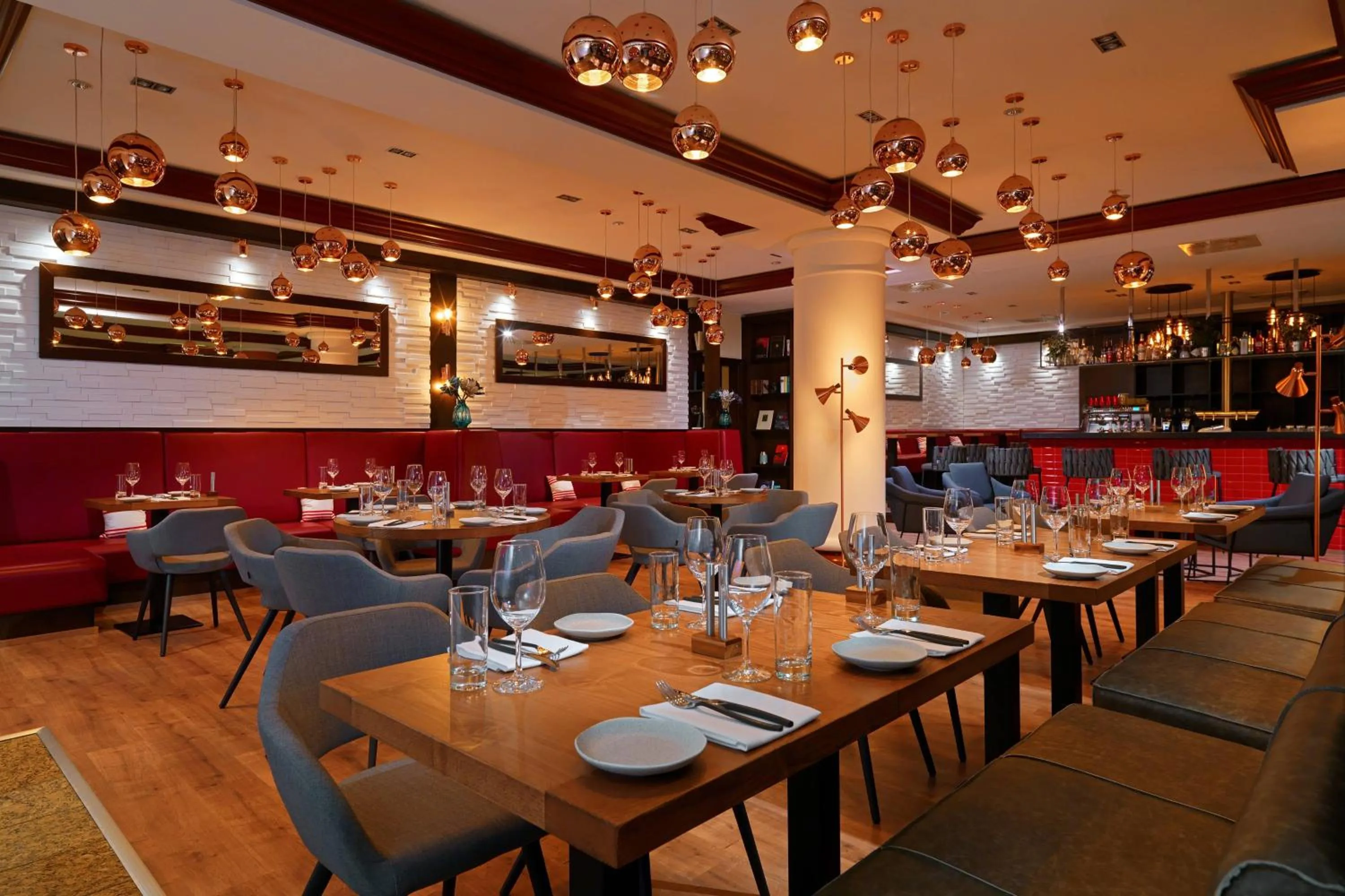 Lounge or bar in Leipzig Marriott Hotel