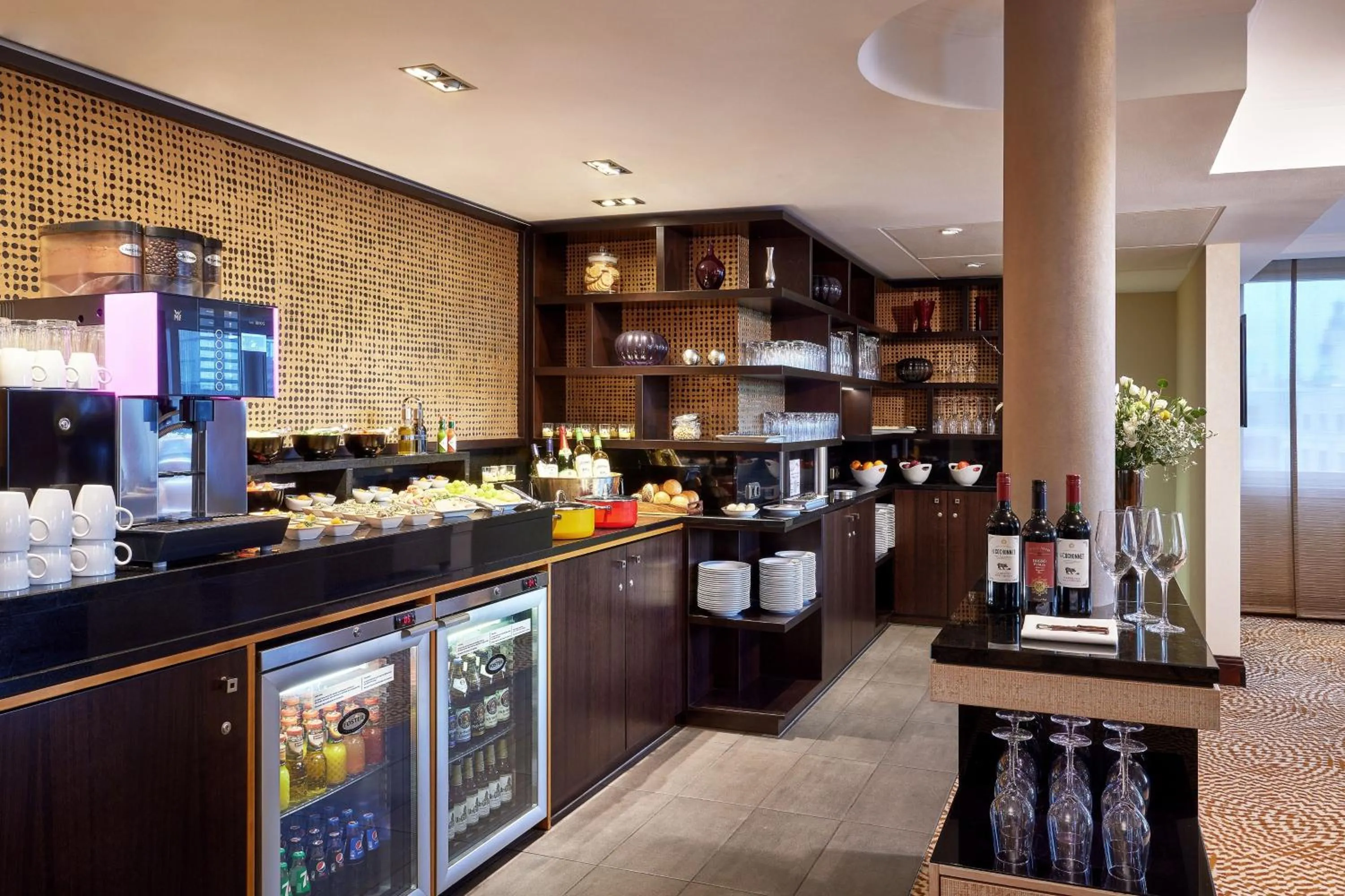 Lounge or bar in Leipzig Marriott Hotel