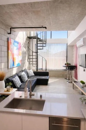 Modern 2 Bdrm w/Parking in the Heart of Hillcrest