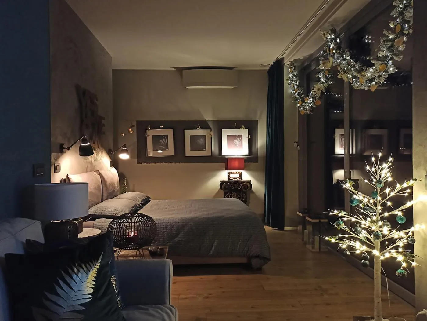 Decorative detail, Bed in The Lake House