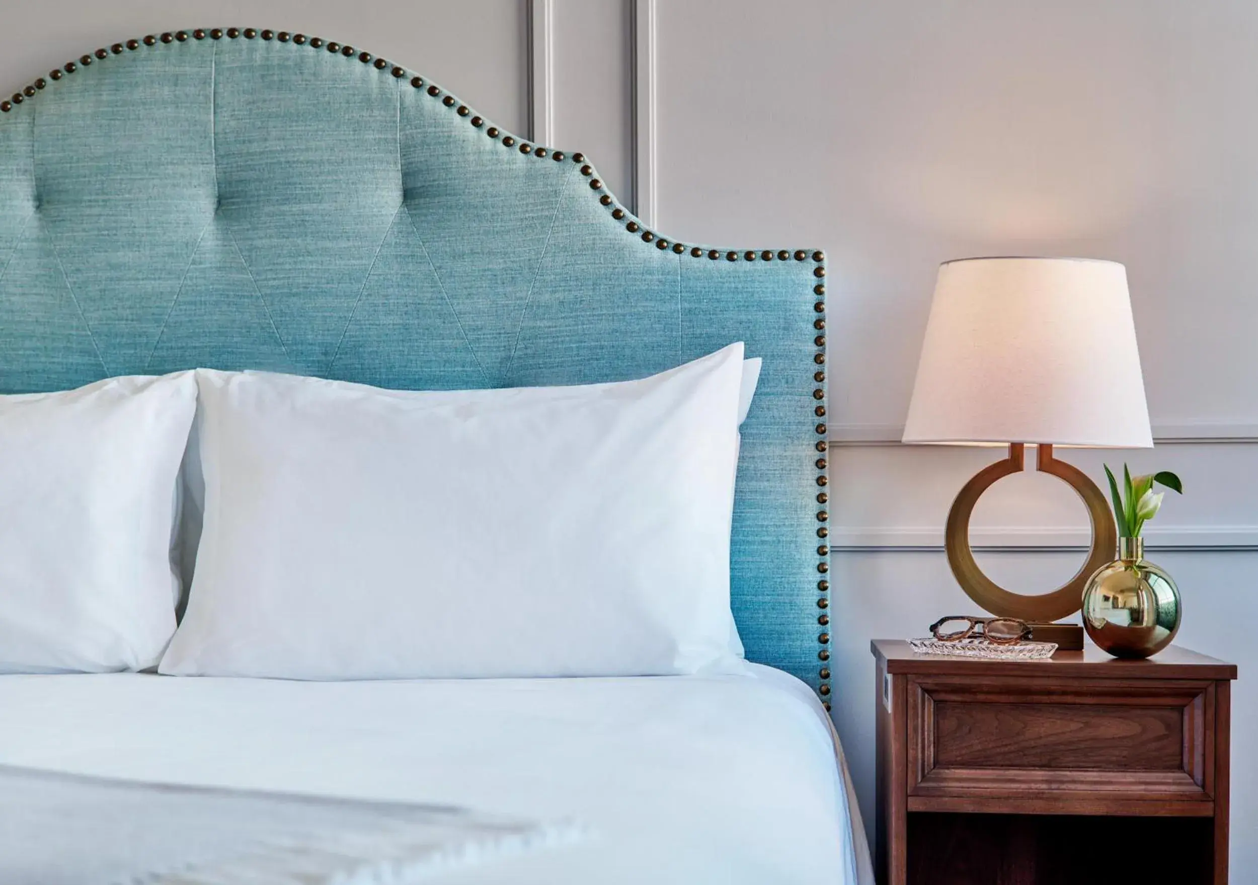 Lounge King - single occupancy in The Loutrel Lounge King - single occupancy in The Loutrel