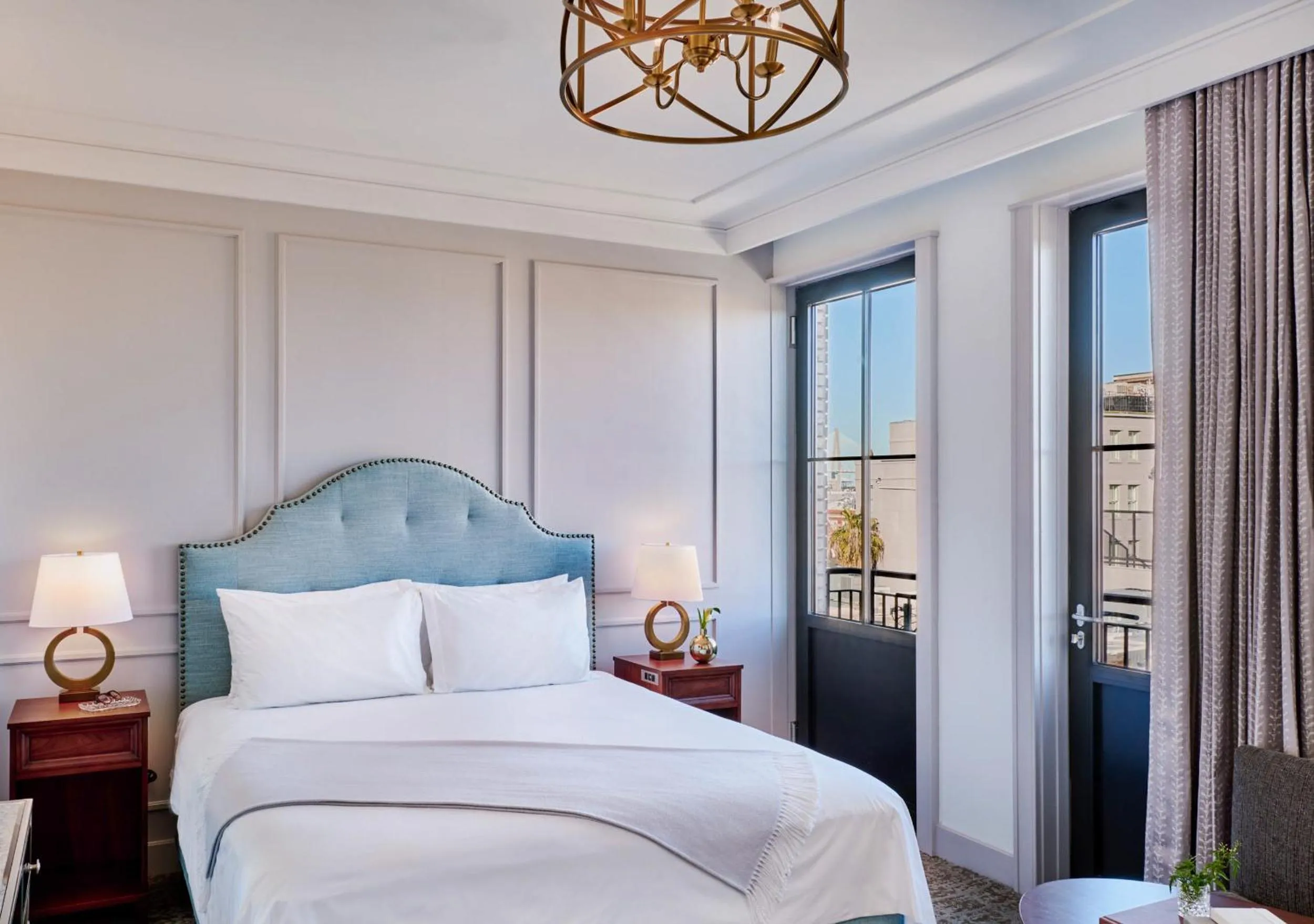 Bedroom in The Loutrel