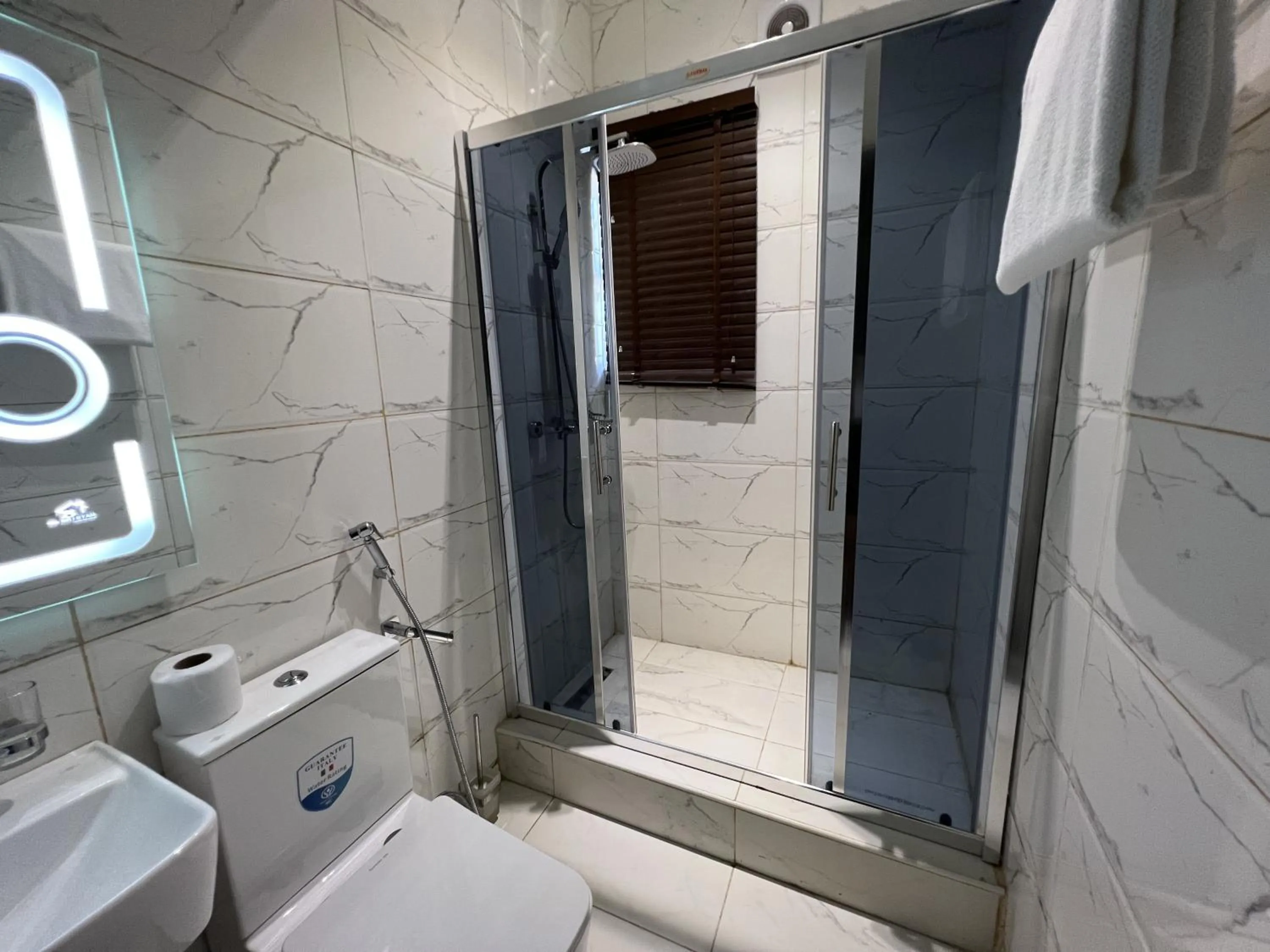 Shower in Riviera Hotel, Apartments & Resorts