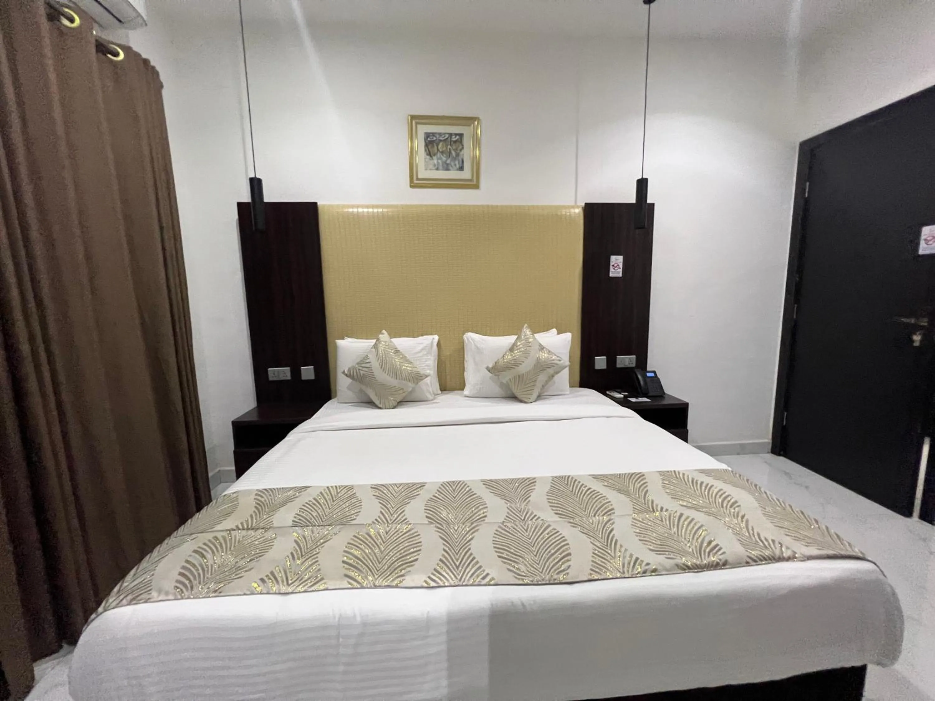 Riviera Hotel, Apartments & Resorts