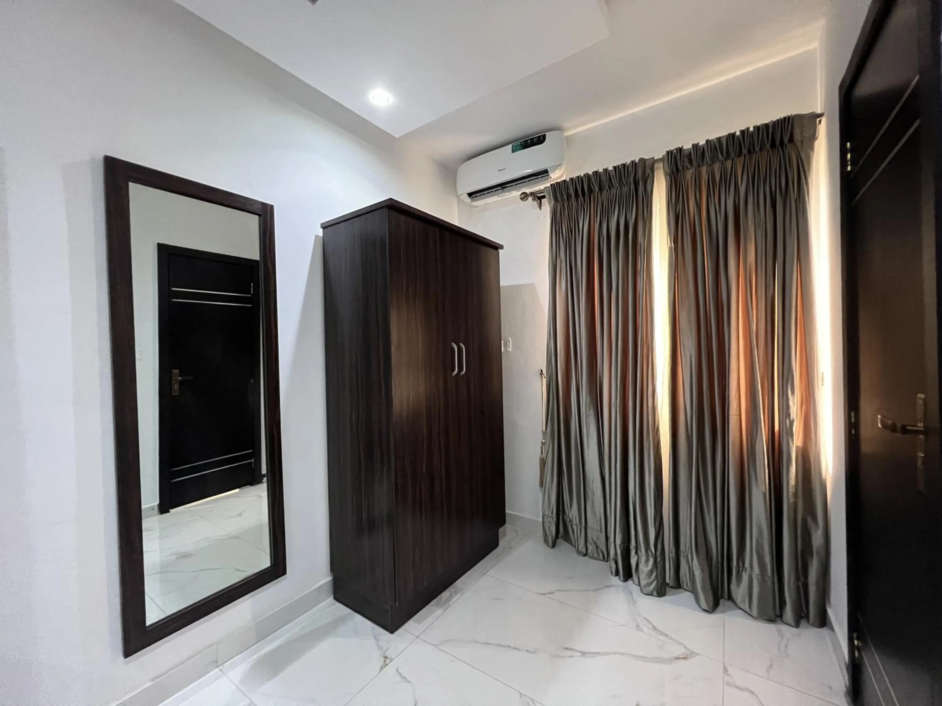 wardrobe in Riviera Hotel, Apartments & Resorts