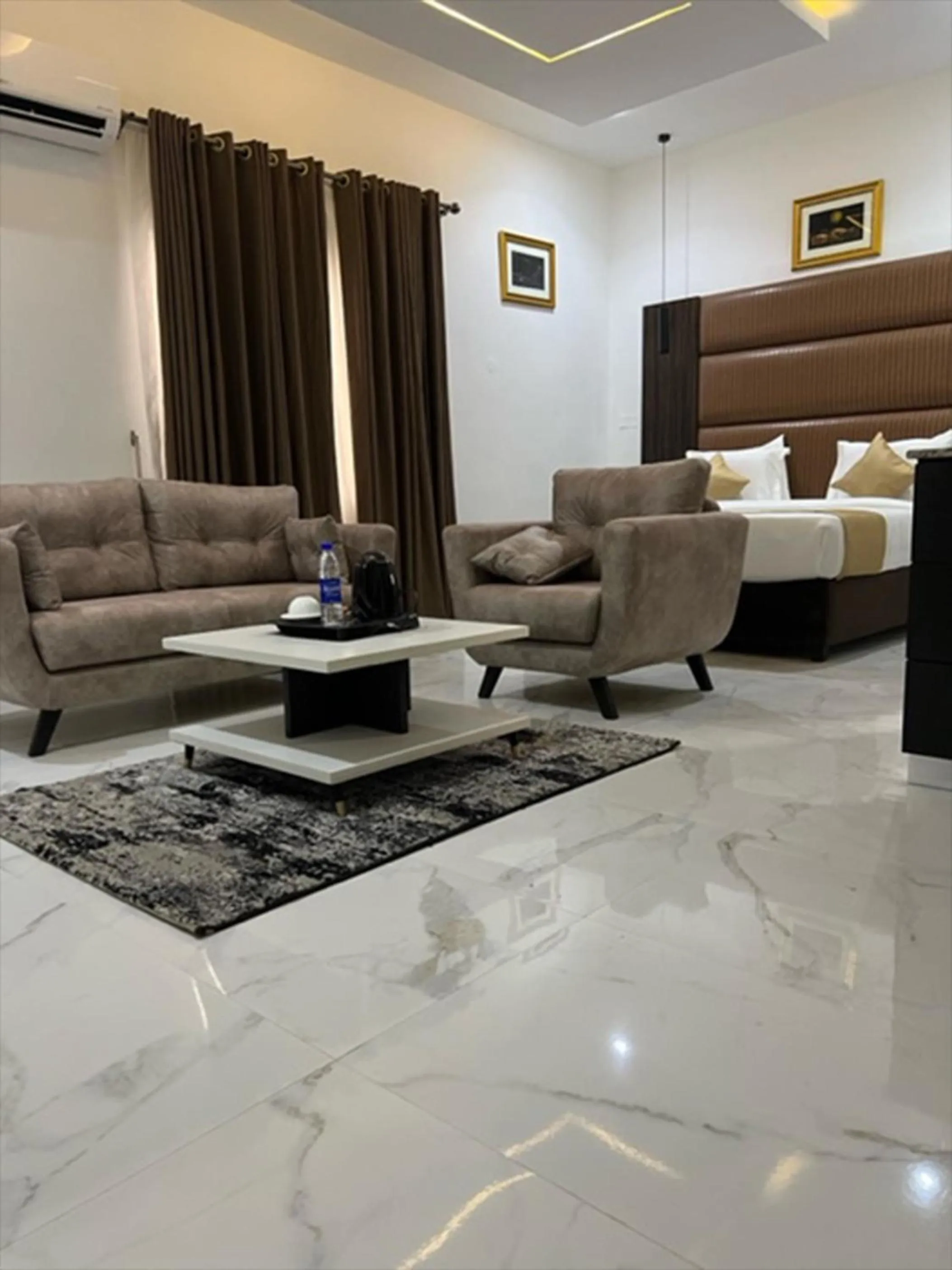 Bed in Riviera Hotel, Apartments & Resorts