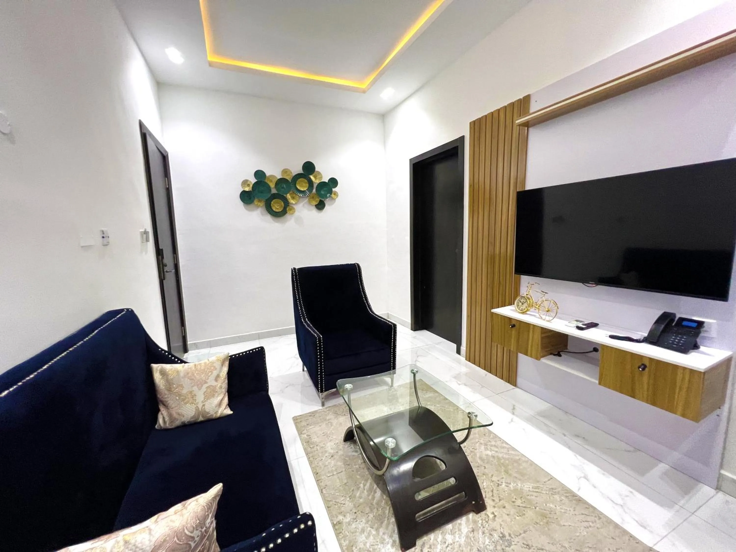 Communal lounge/ TV room in Riviera Hotel, Apartments & Resorts