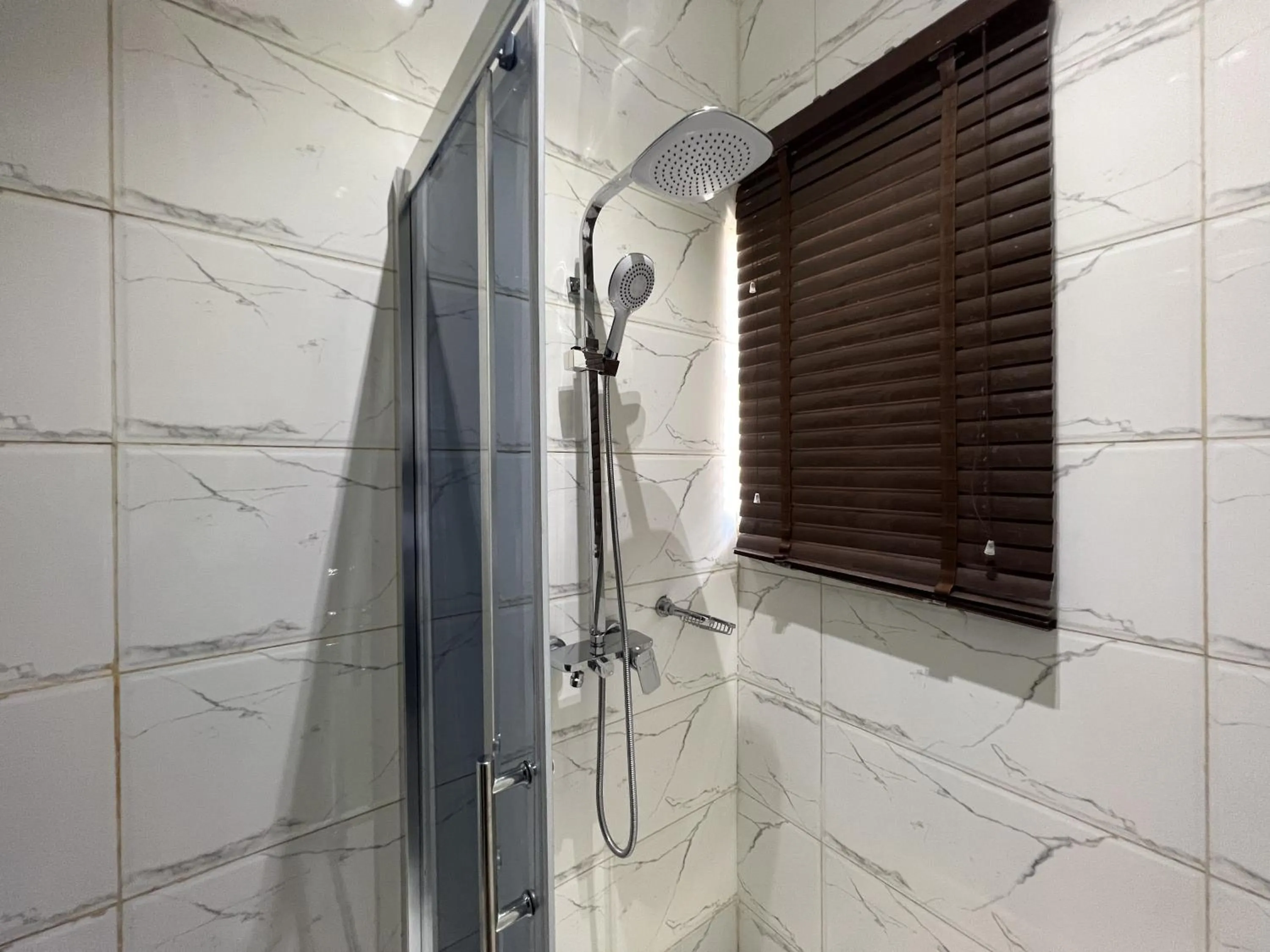 Shower in Riviera Hotel, Apartments & Resorts