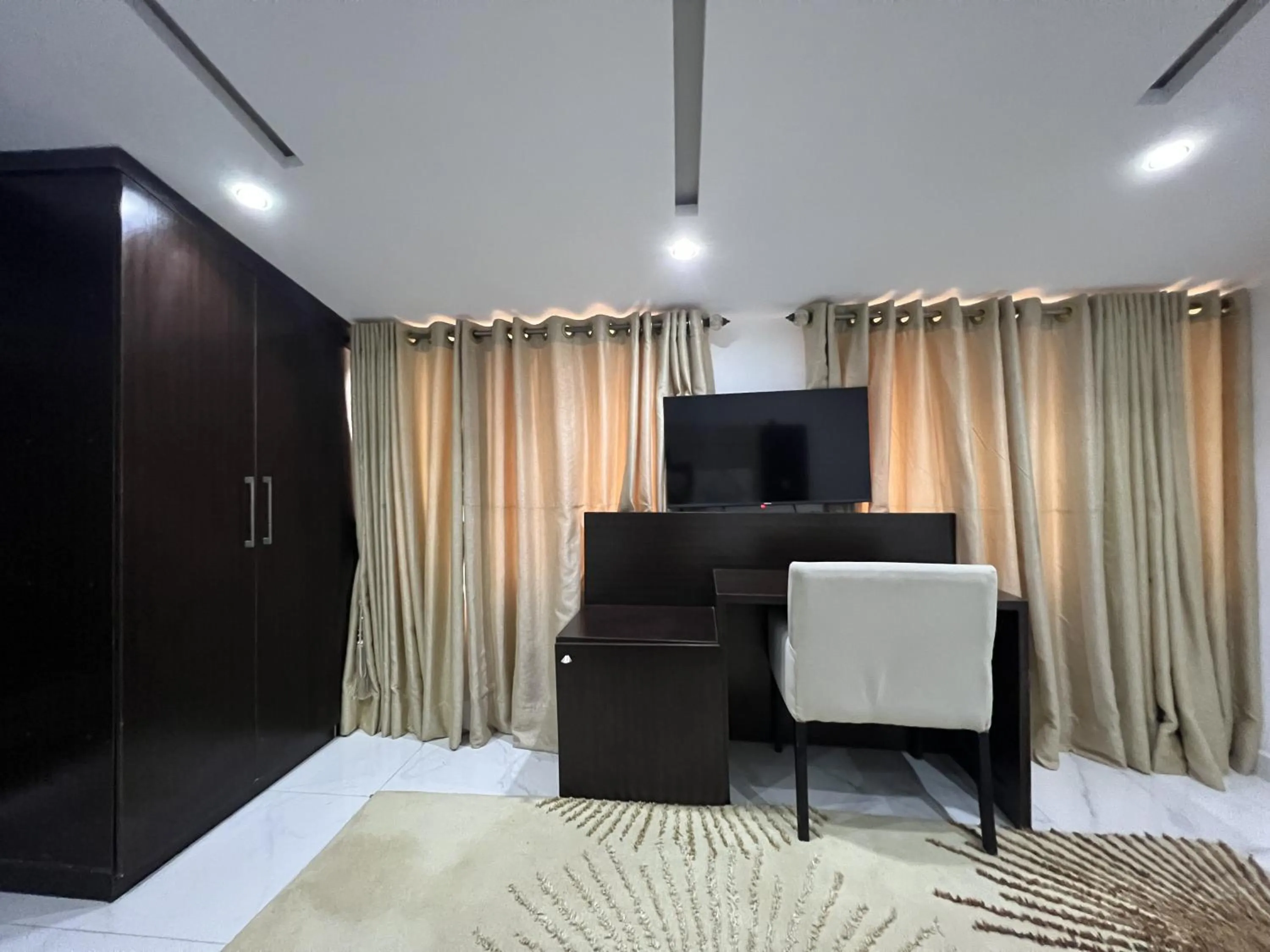 Communal lounge/ TV room in Riviera Hotel, Apartments & Resorts