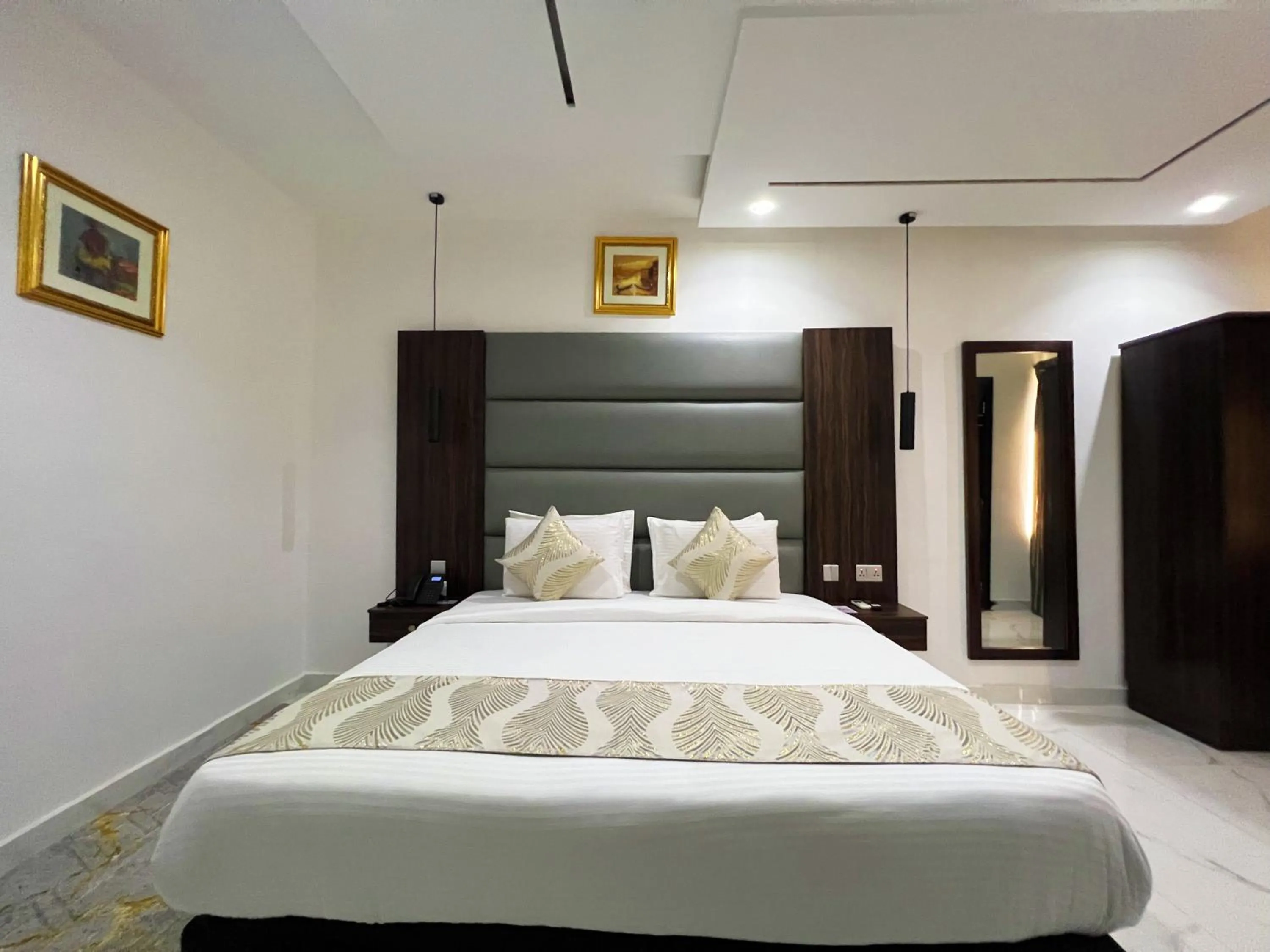 Bed in Riviera Hotel, Apartments & Resorts