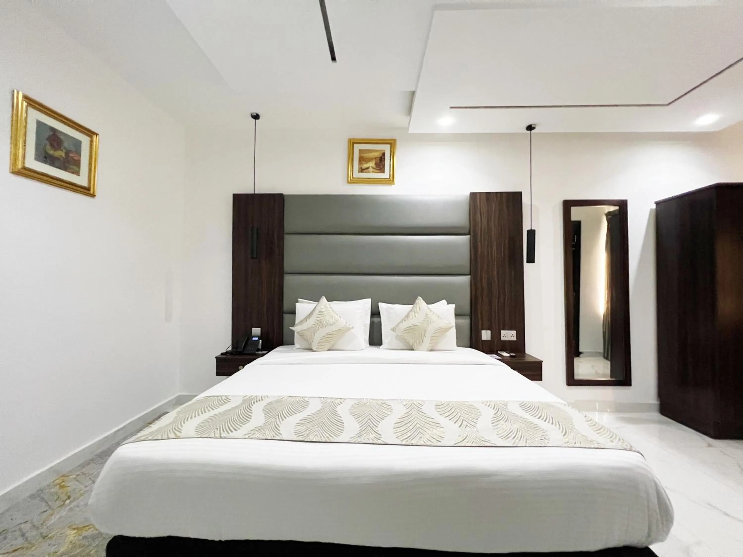 Bed in Riviera Hotel, Apartments & Resorts