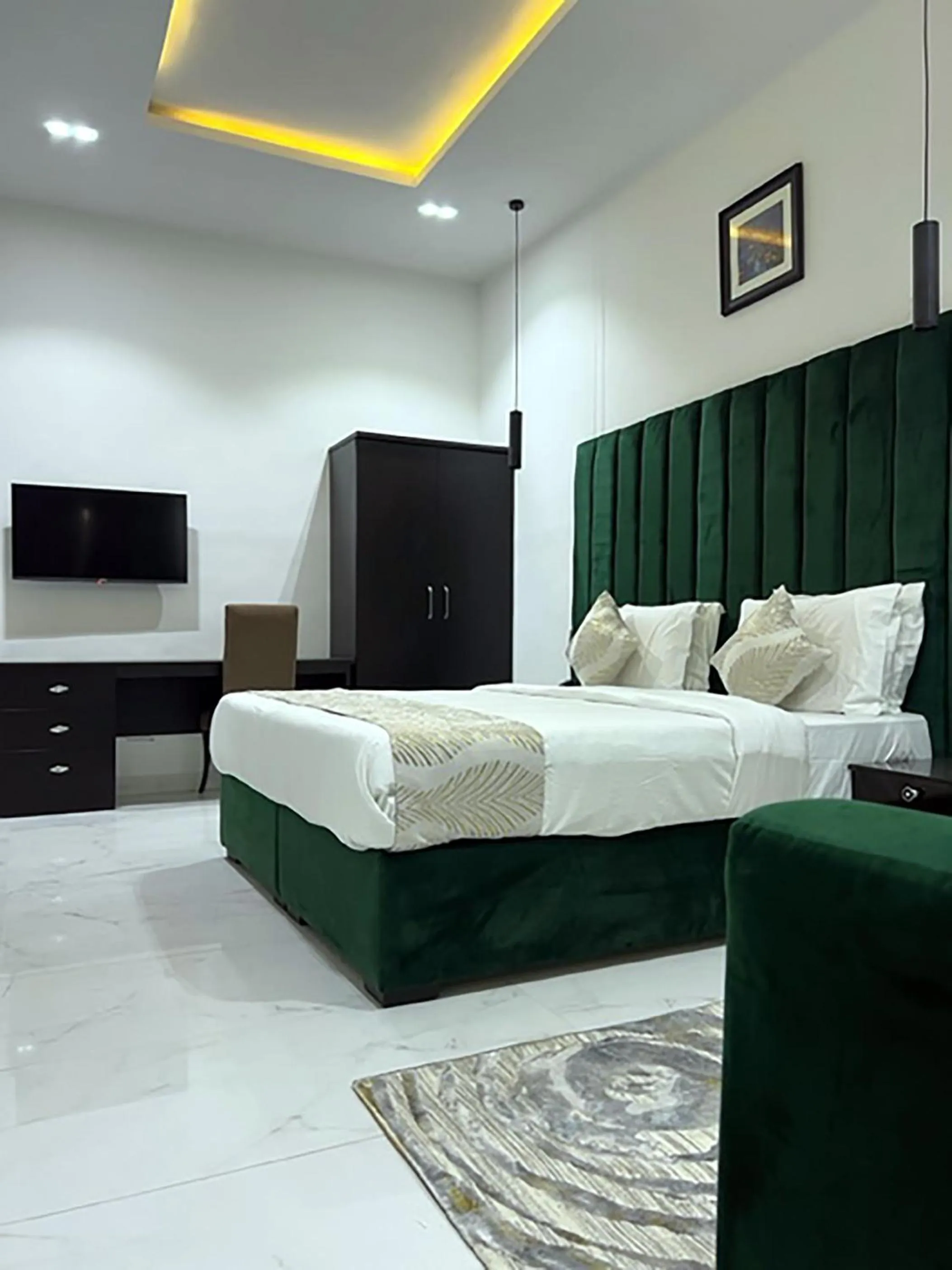 Bed in Riviera Hotel, Apartments & Resorts